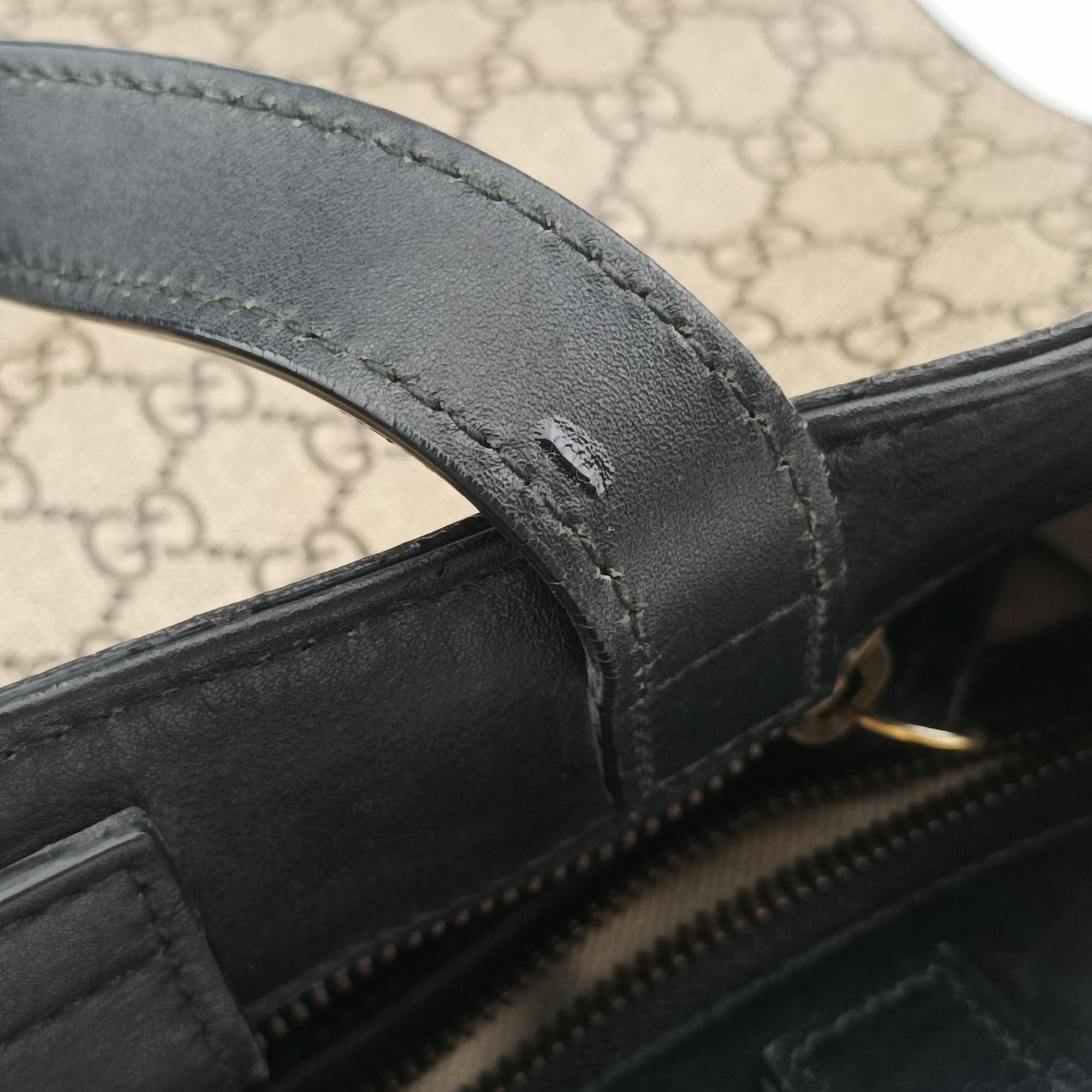 Vintage Gucci GG Supreme Bee Beige×black PVC coated canvas×Leather 450950 shoulderbag | stylenewstar
