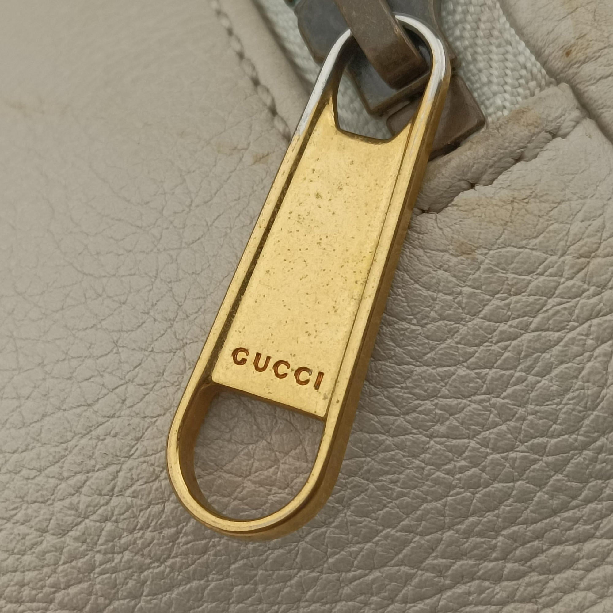 Pre-owned Gucci Print White Leather 530412 bum bag/waist bag | stylenewstar