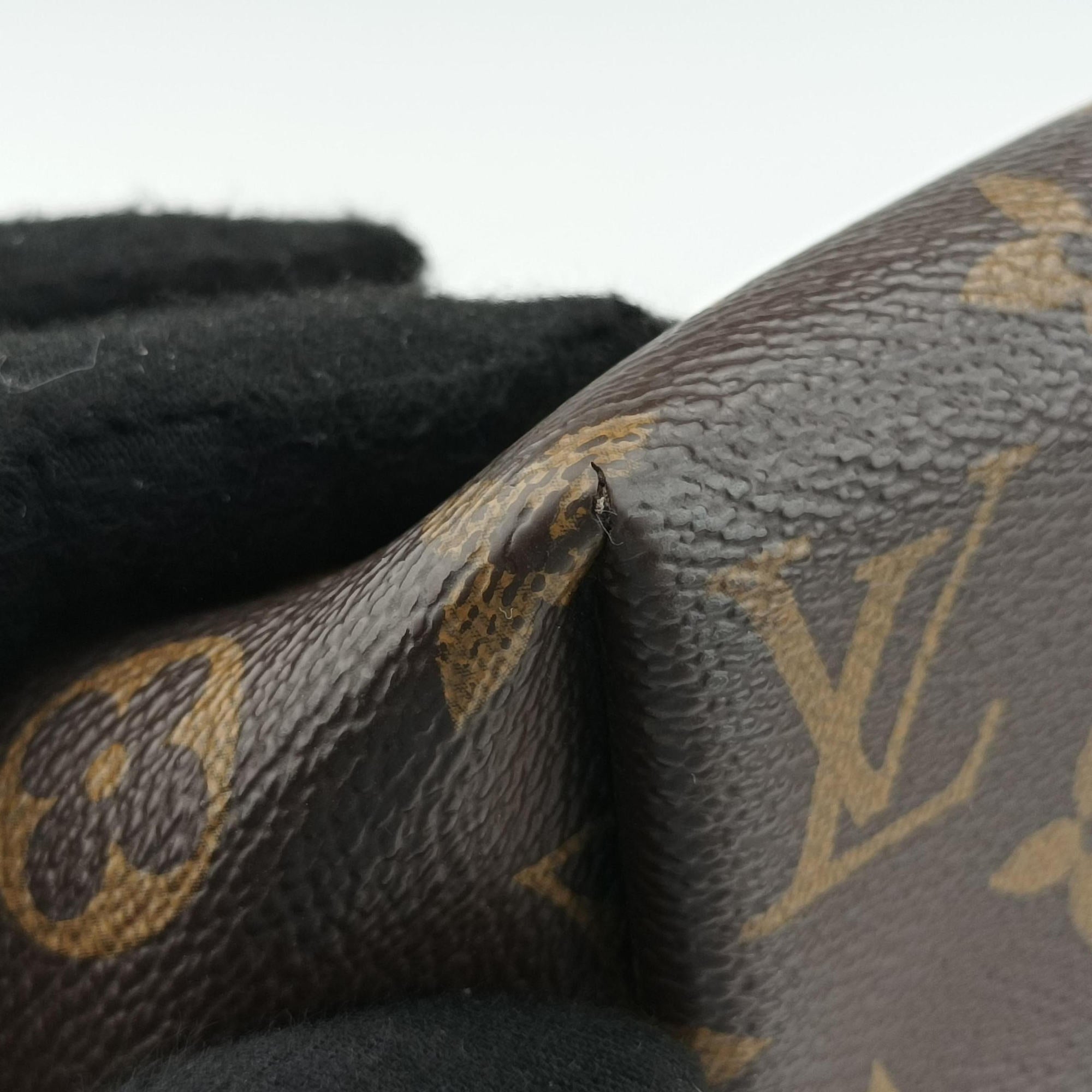 Vintage Louis Vuitton TURENNE MM Brown Monogram Canvas M48814 shoulderbag | stylenewstar