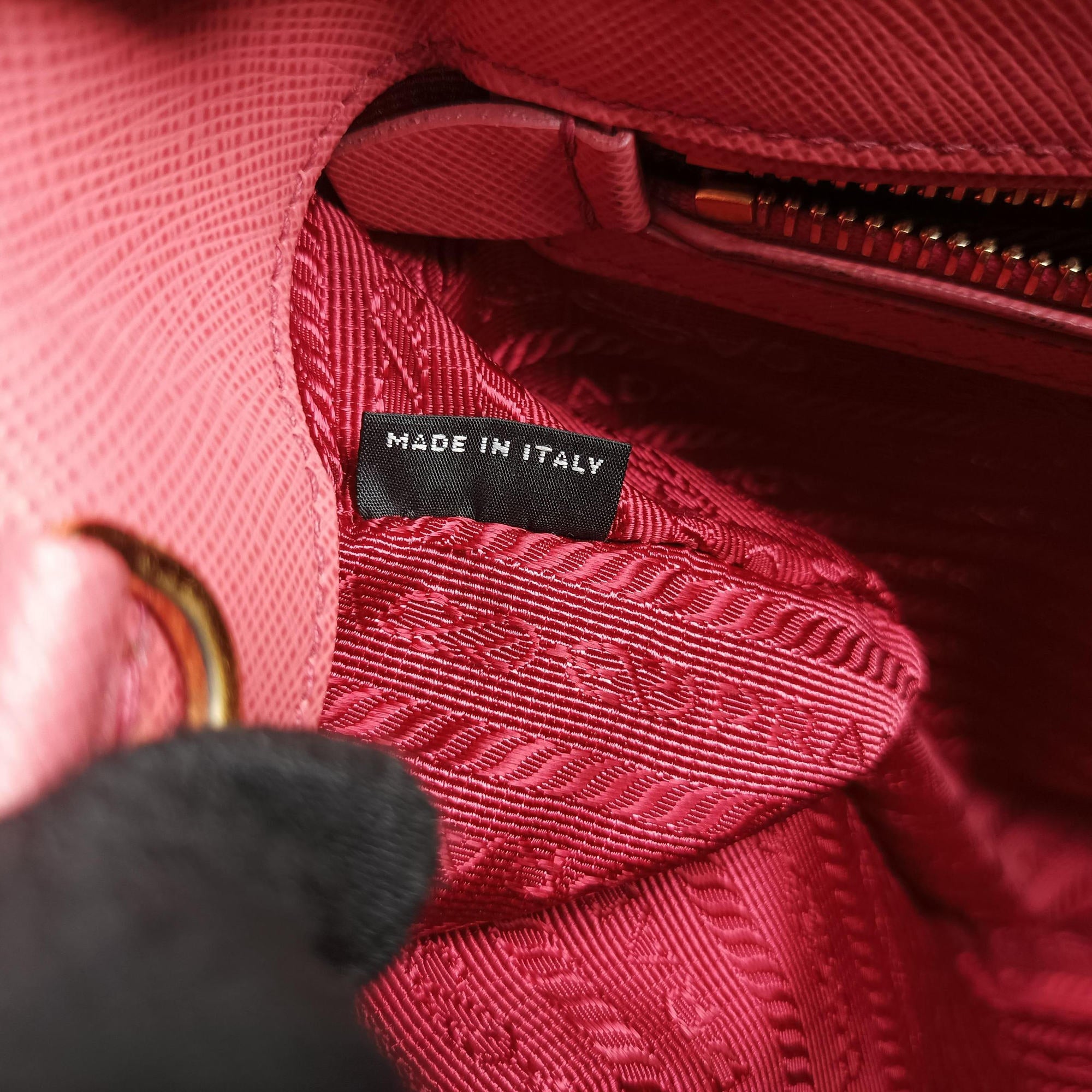 Secondhand Prada Galleria Red SAFFIANO Leather BN1786 shoulderbag | stylenewstar