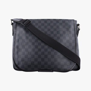 Pre-owned Louis Vuitton DANIEL MM Noir Damier GRAPHITE N58029 shoulderbag | stylenewstar