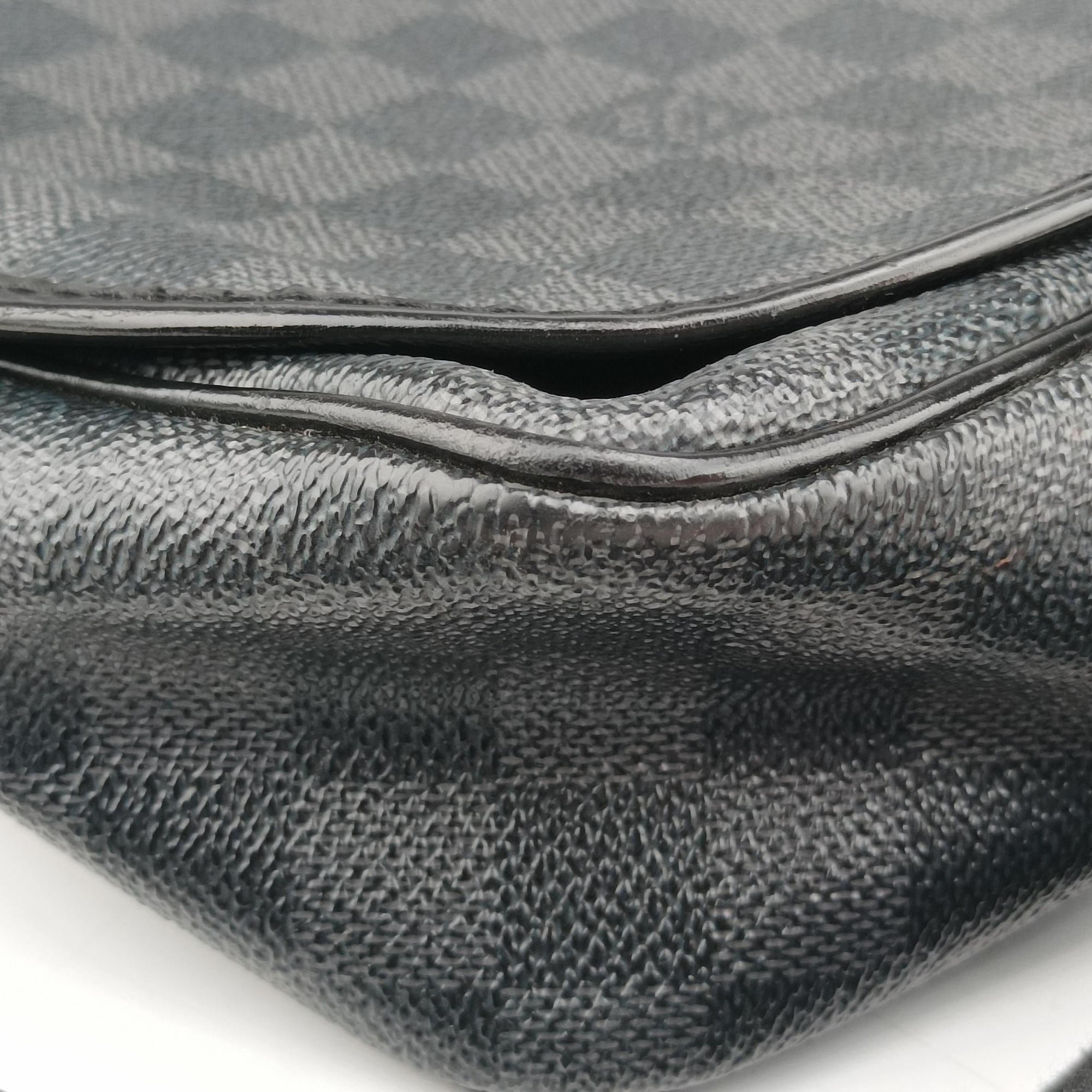 Pre-owned Louis Vuitton DANIEL MM Noir Damier GRAPHITE N58029 shoulderbag | stylenewstar