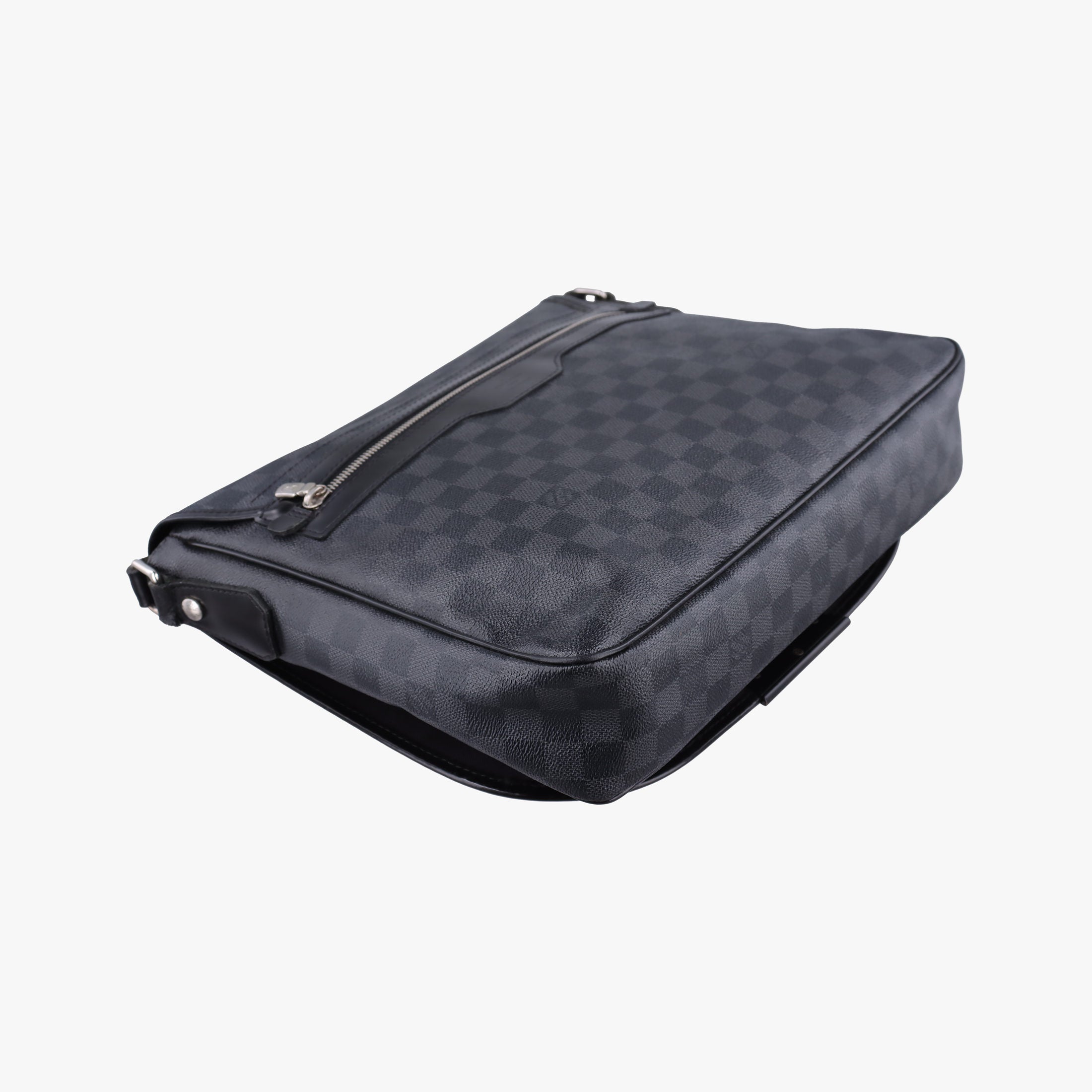 Pre-owned Louis Vuitton DANIEL MM Noir Damier GRAPHITE N58029 shoulderbag | stylenewstar