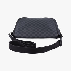 Pre-owned Louis Vuitton DANIEL MM Noir Damier GRAPHITE N58029 shoulderbag | stylenewstar