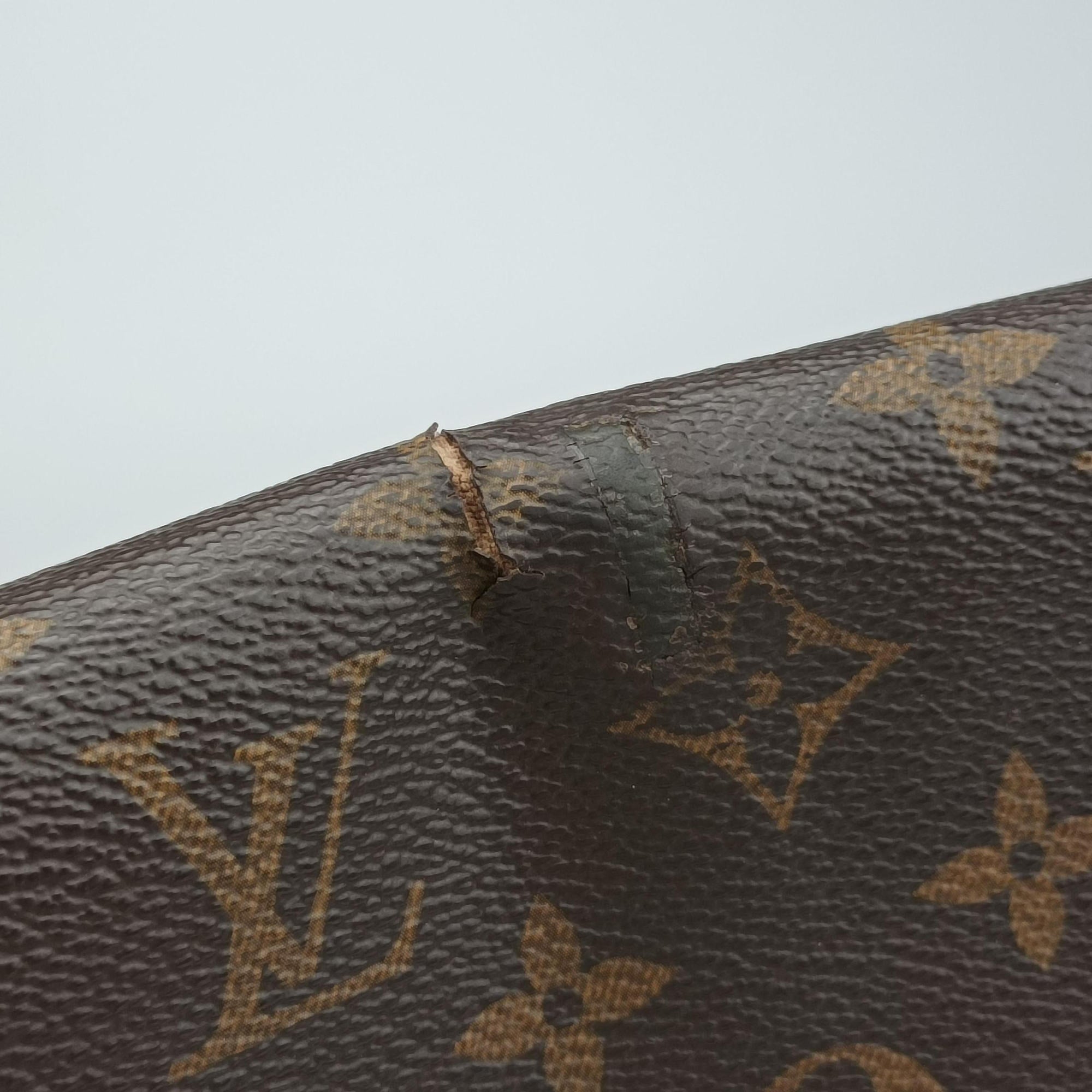 Secondhand Louis Vuitton Abbesses Messenger MM brown Monogram canvas M97038 shoulderbag | stylenewstar