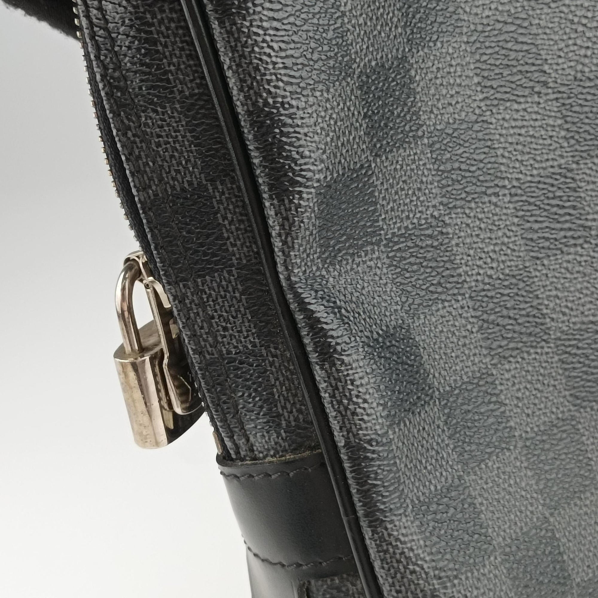 Pre-owned Louis Vuitton Porte Documents Voyage Noir Damier Graphite N41125 handbag | stylenewstar
