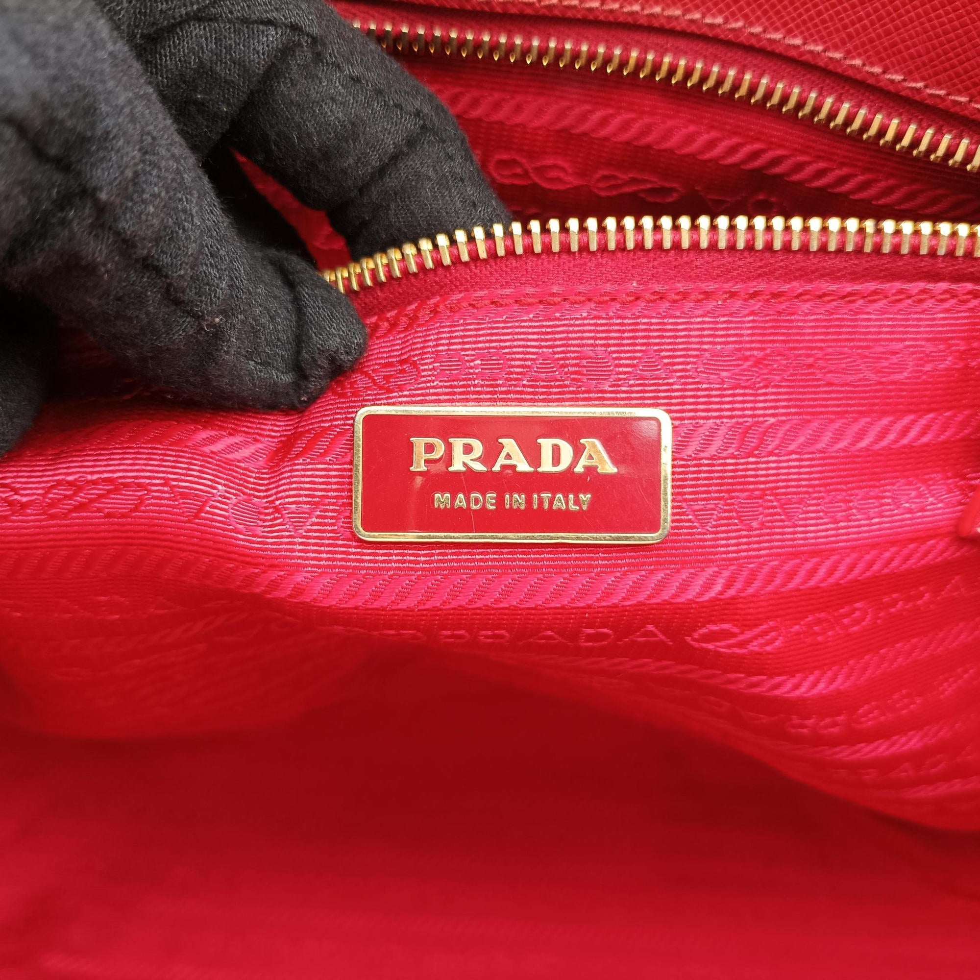 Pre-owned Prada Galleria Red SAFFIANO Leather BN1786 handbag | stylenewstar