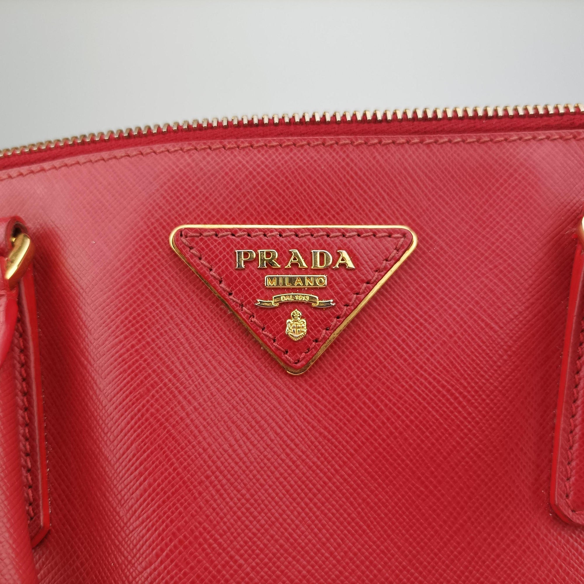 Pre-owned Prada Galleria Red SAFFIANO Leather BN1786 handbag | stylenewstar