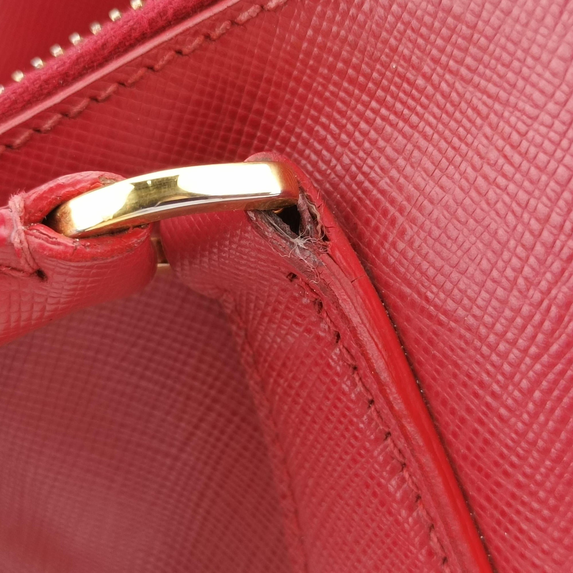 Pre-owned Prada Galleria Red SAFFIANO Leather BN1786 handbag | stylenewstar