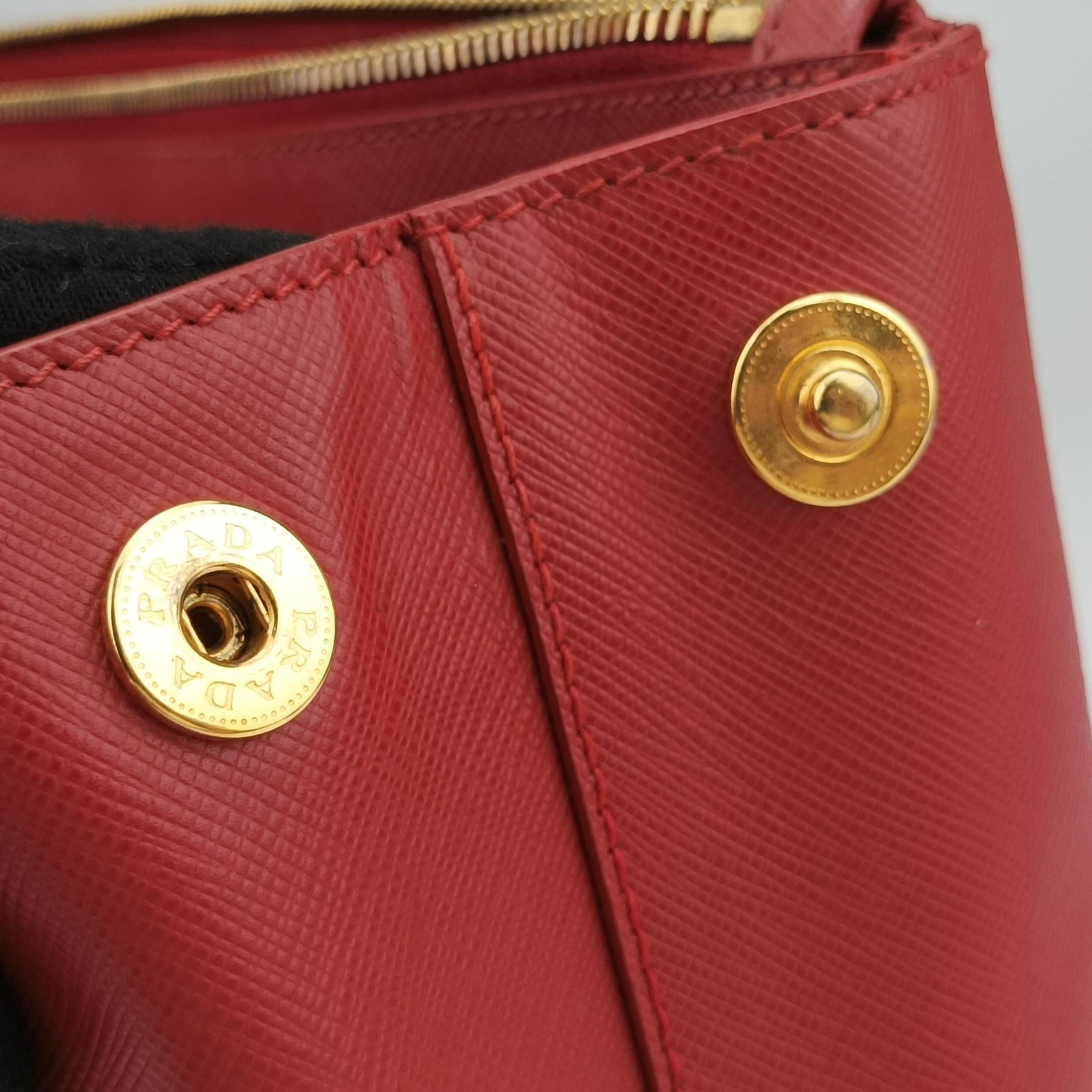 Pre-owned Prada Galleria Red SAFFIANO Leather BN1786 handbag | stylenewstar