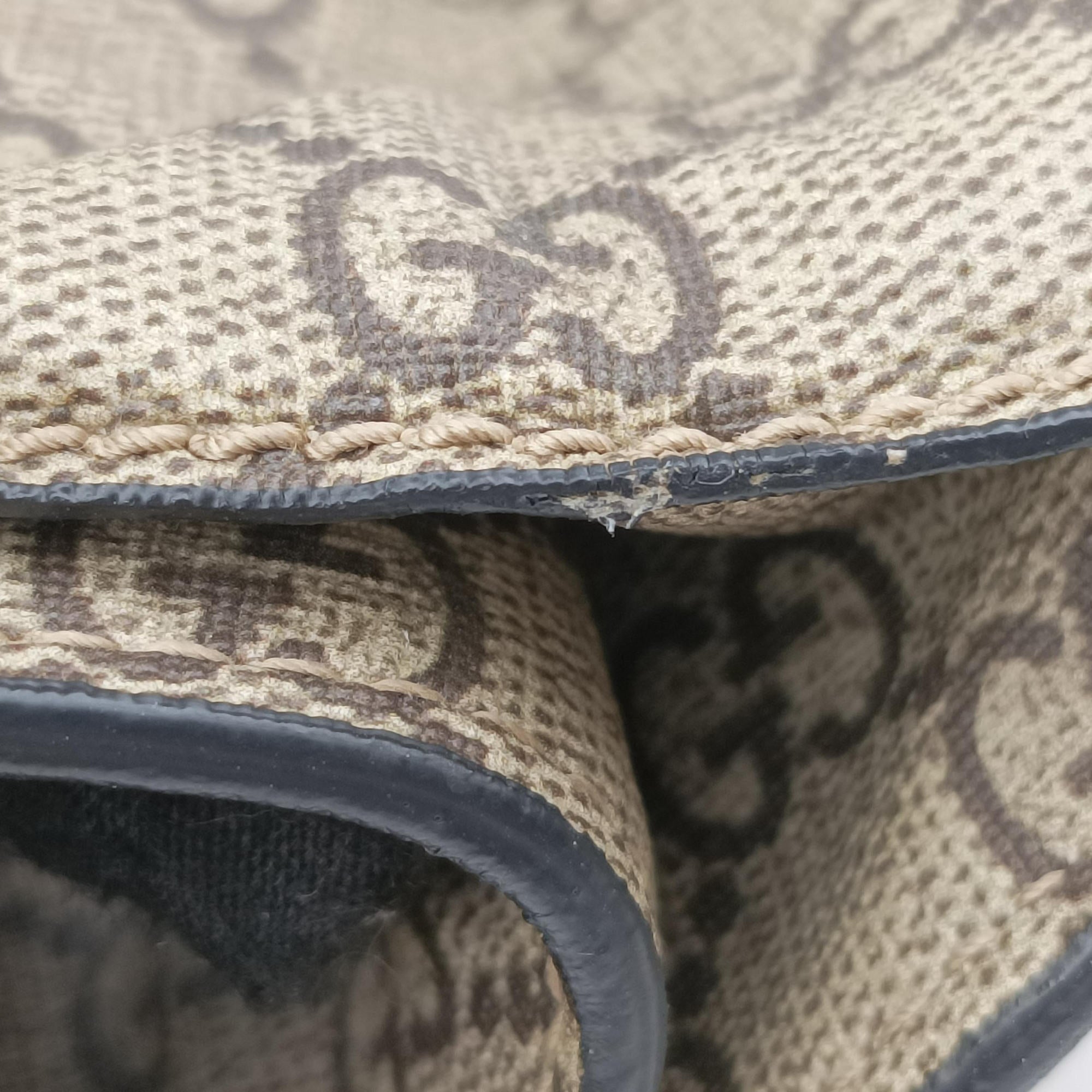 Pre-owned Gucci GG Supreme Bee Beige×multi PVC coated canvas 450950 shoulderbag | stylenewstar