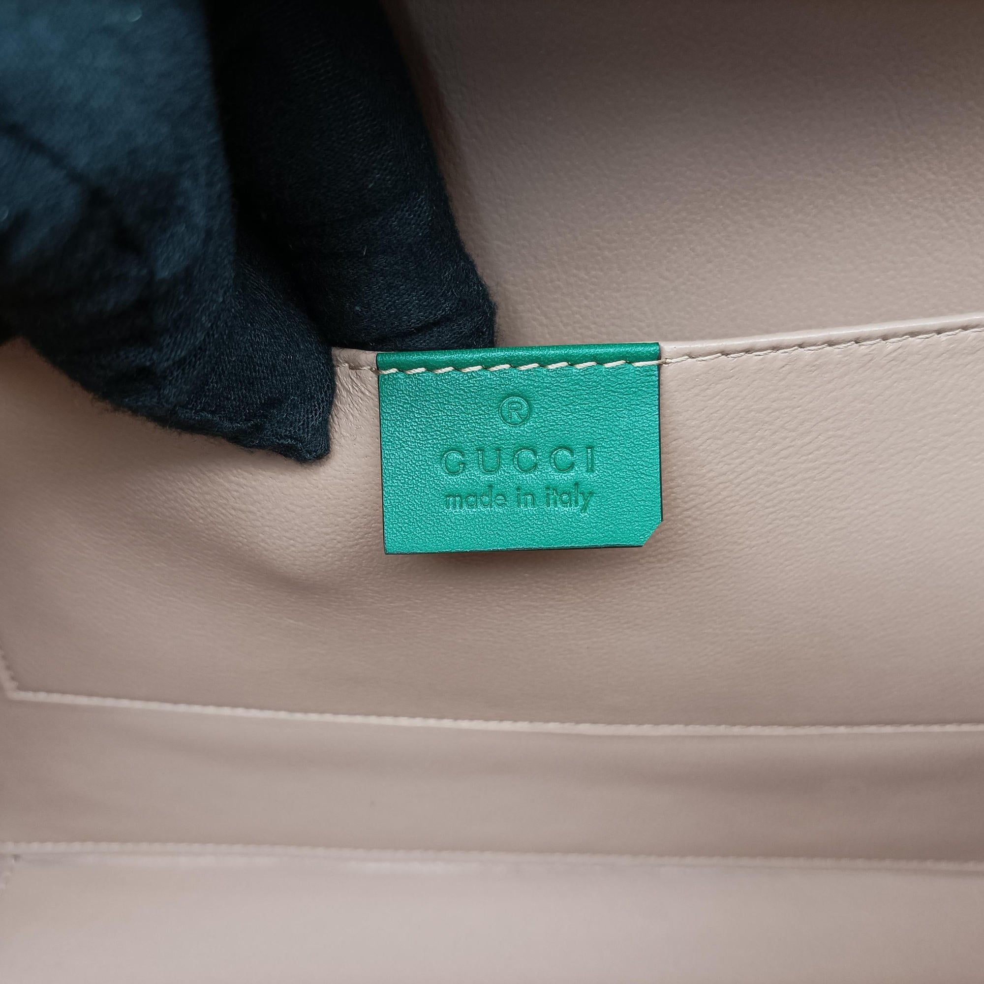 Pre-owned Gucci Sylvie Green Patent Leather 589478 shoulderbag | stylenewstar