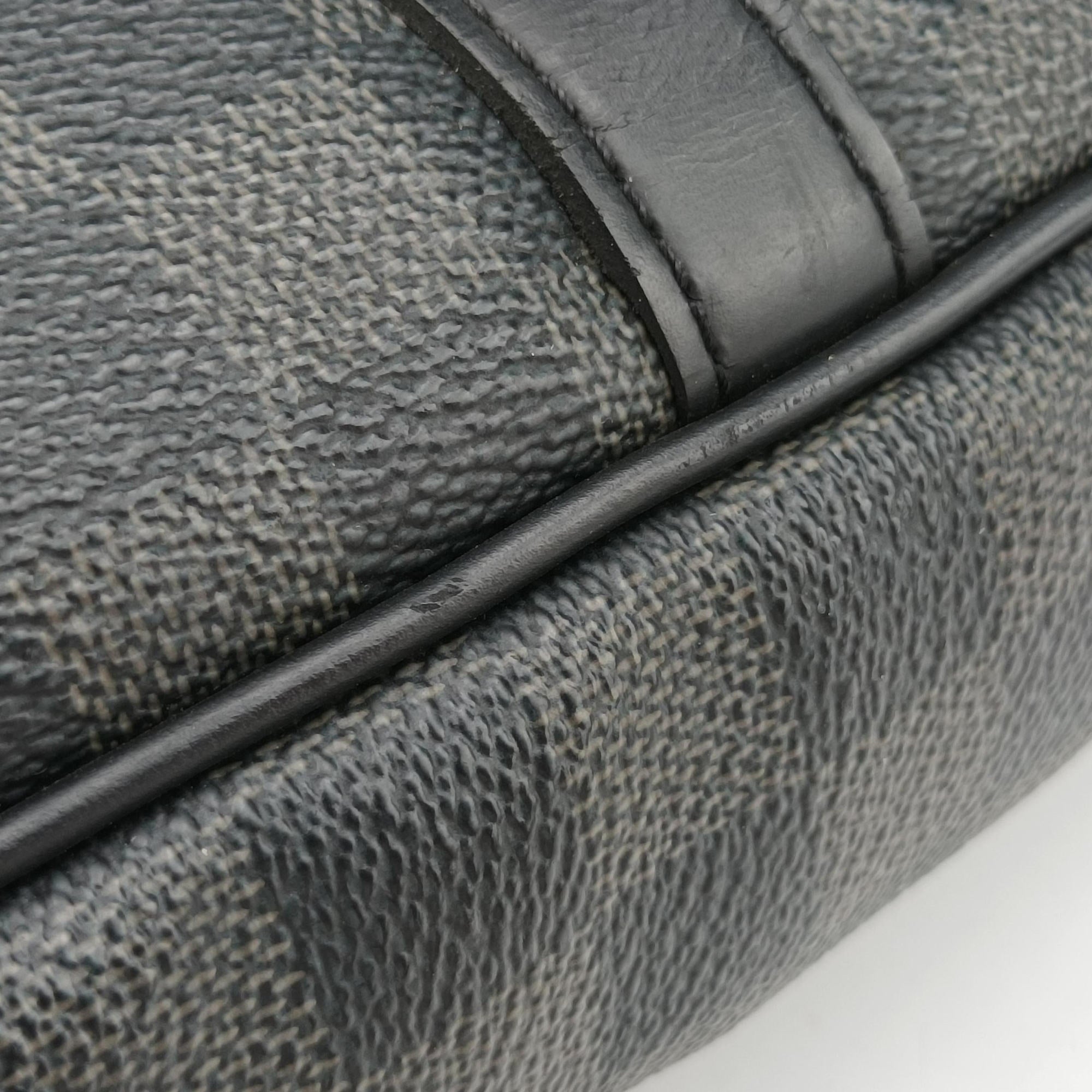 Pre-owned Louis Vuitton Porte Documents Voyage PM Noir Damier Graphite N41478 handbag | stylenewstar