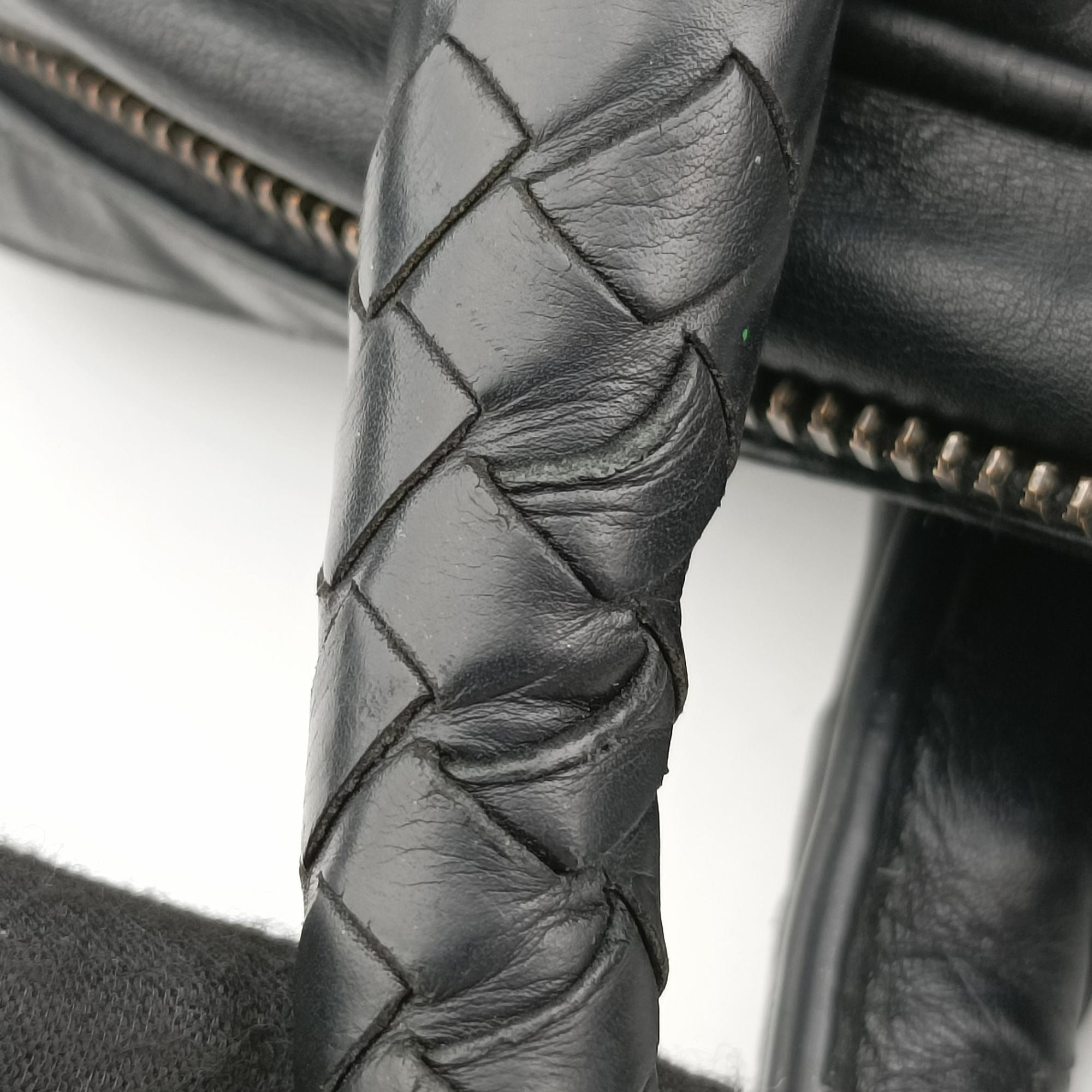 Pre-owned Bottega Veneta Intrecciato Black lambskin  shoulderbag | stylenewstar
