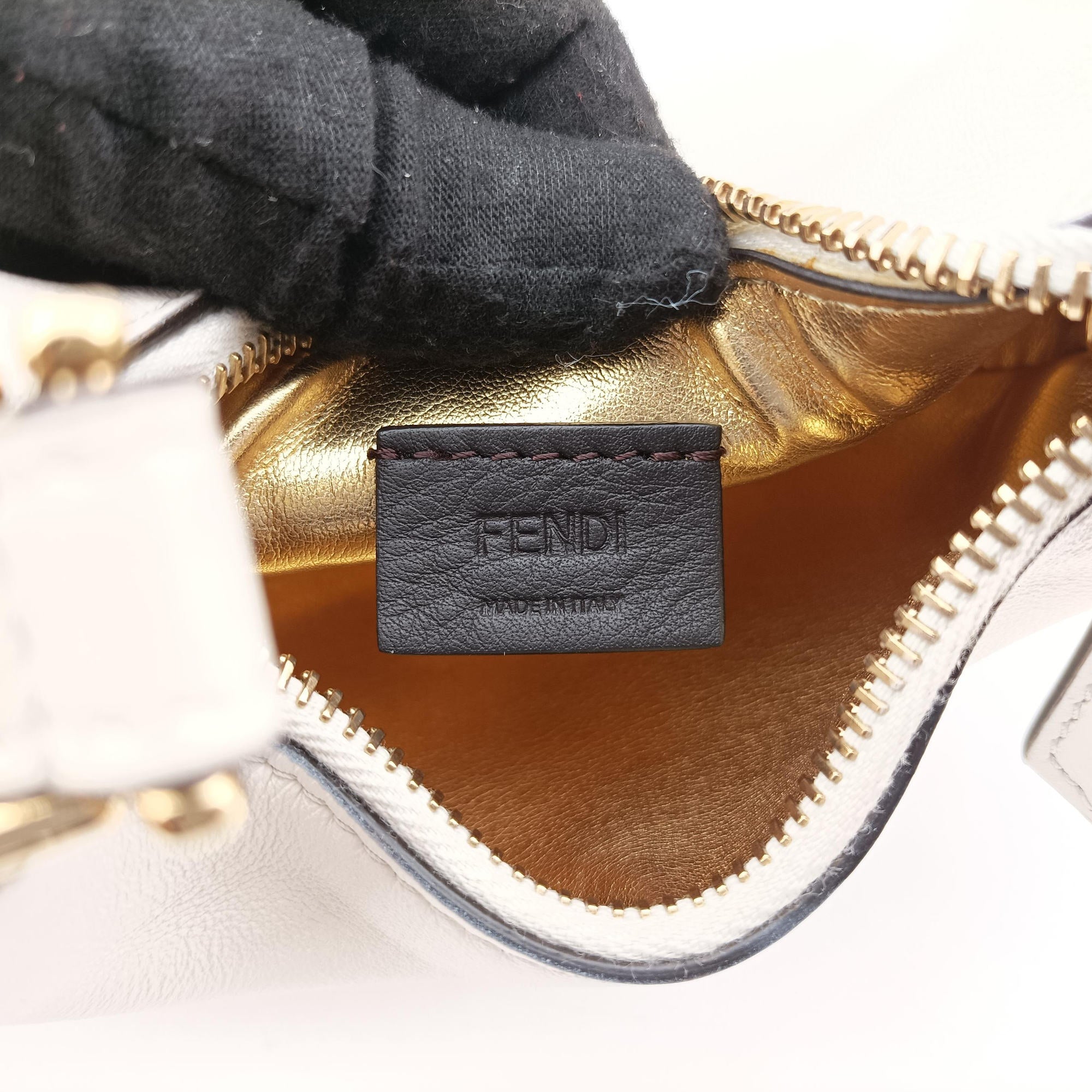 Pre-owned Fendi Nano Fendigraphy White Leather 7AS089 handbag | stylenewstar