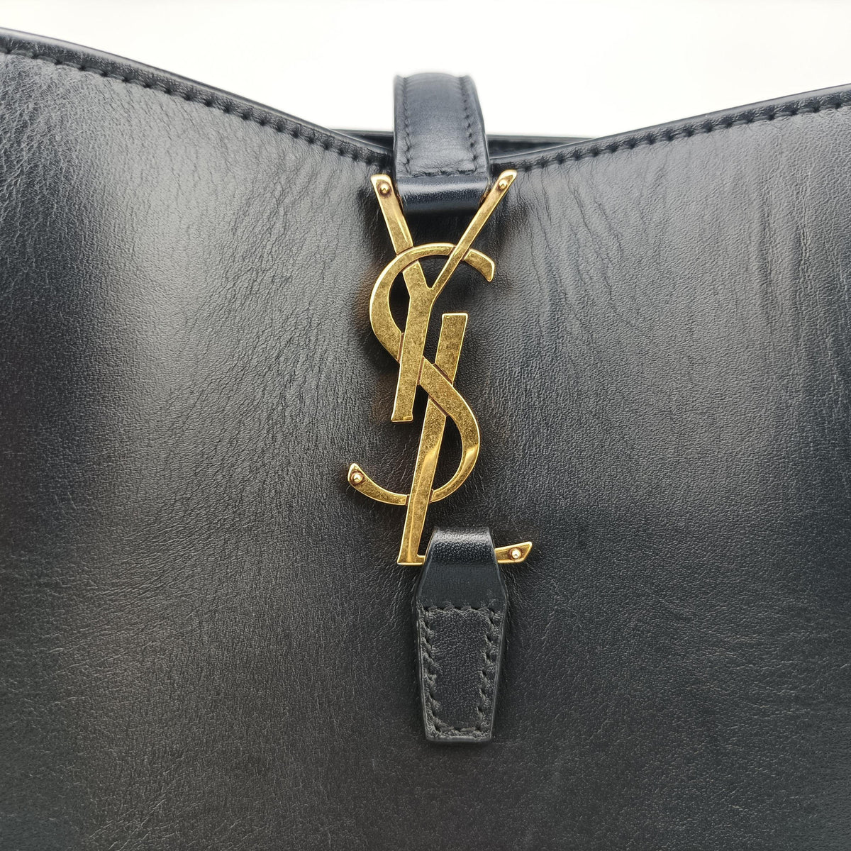 Vintage Yves Saint Laurent LE 37 bucket Black Leather 749036 shoulderbag | stylenewstar