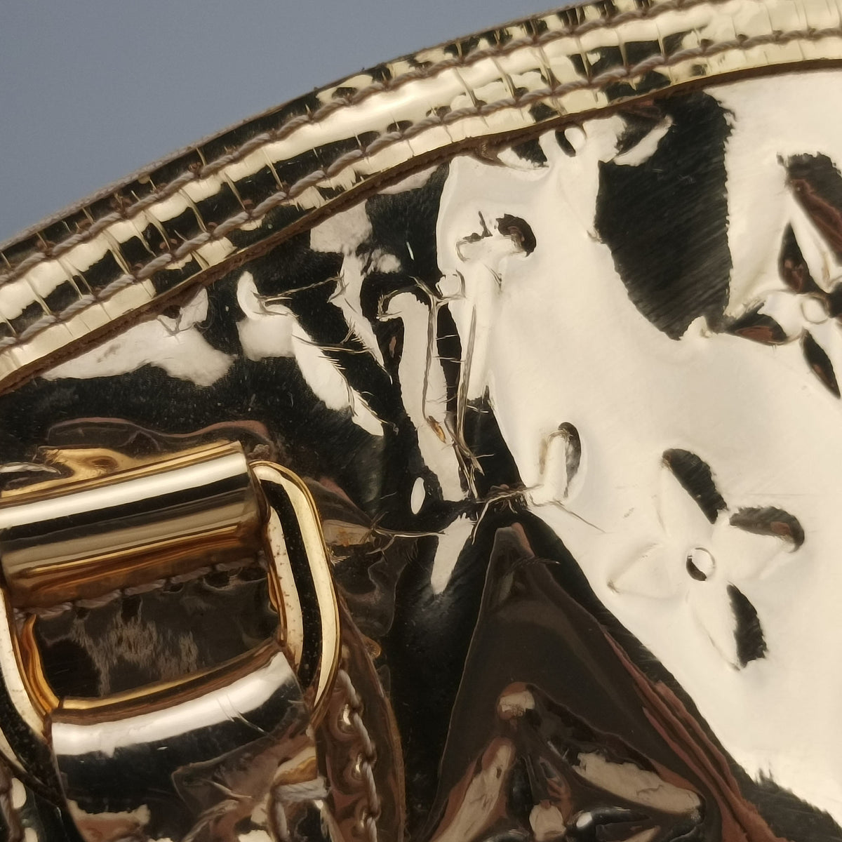 Secondhand Louis Vuitton Lockit dore Monogram Miroir M95450 handbag | stylenewstar