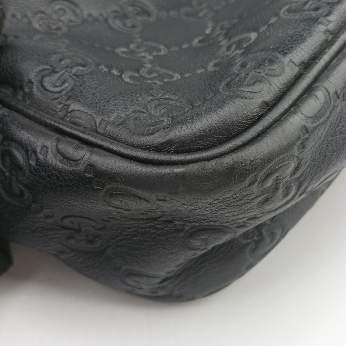 Pre-owned Gucci Guccissima Messenger Black Leather 201448 shoulderbag | stylenewstar