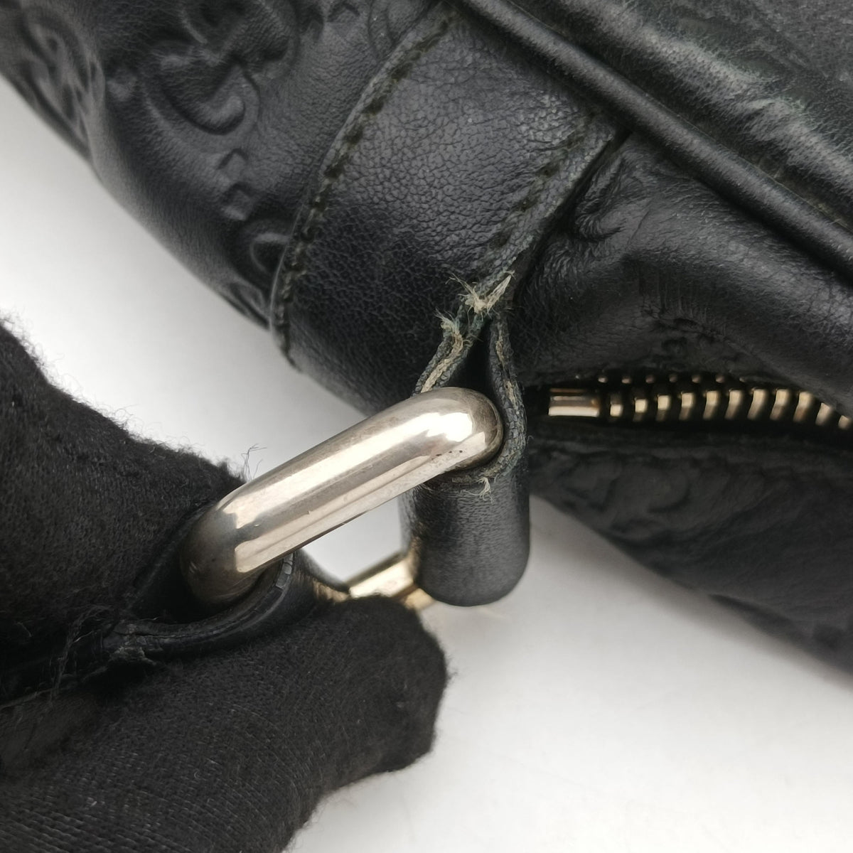 Pre-owned Gucci Guccissima Messenger Black Leather 201448 shoulderbag | stylenewstar