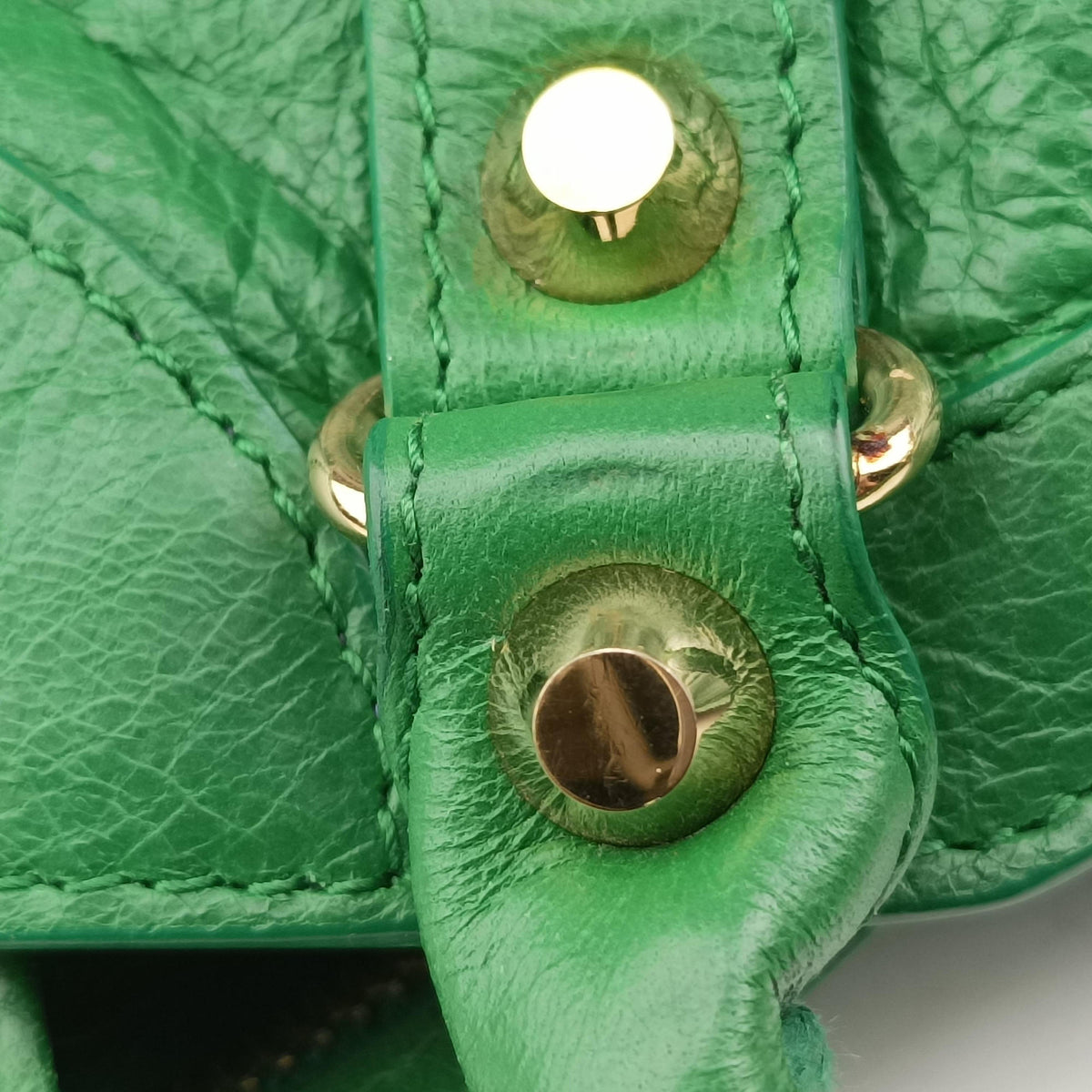 Pre-owned Balenciaga Classic City Mini Green lambskin  shoulderbag | stylenewstar