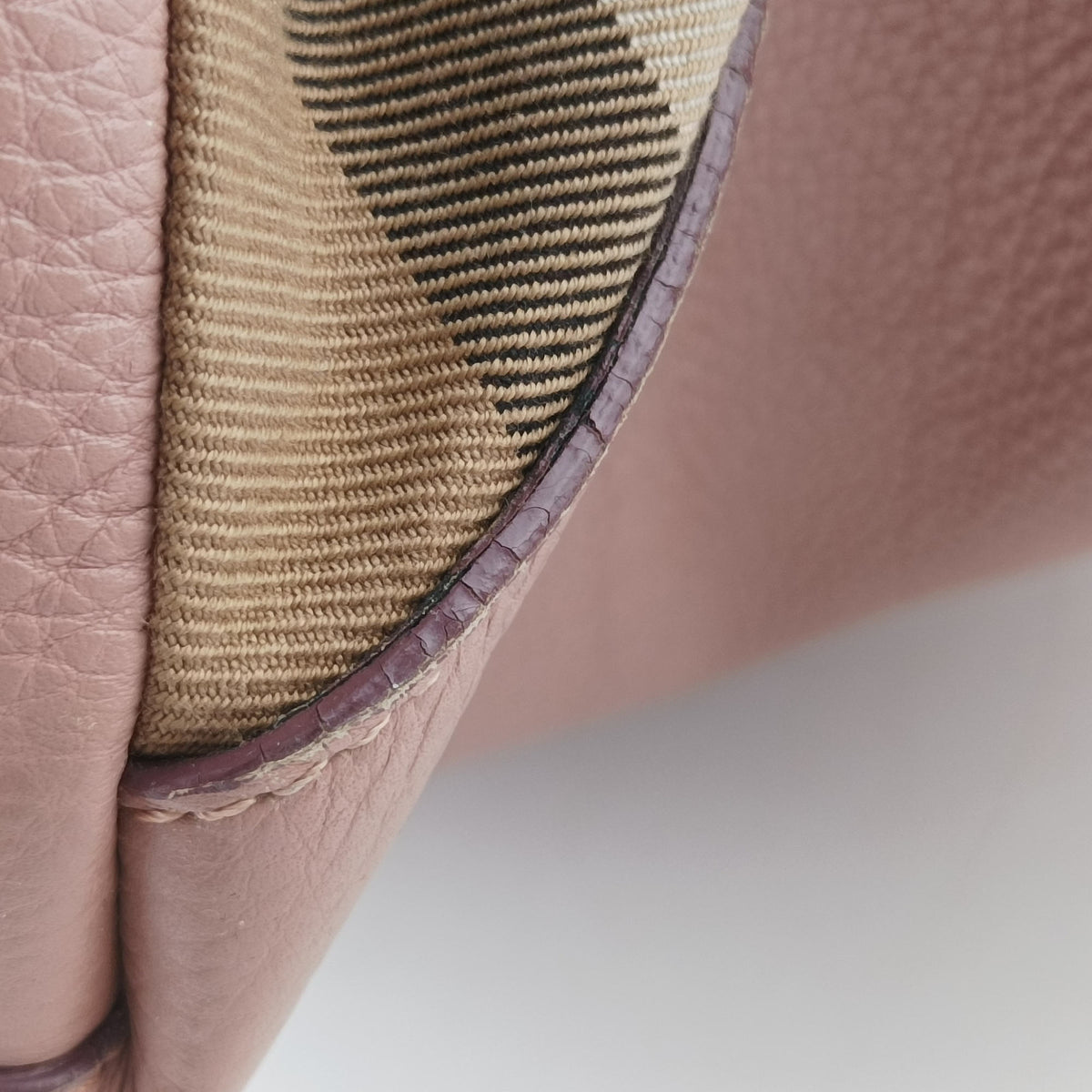 Pre-owned Burberry Banner Pink Leather × Canvas  shoulderbag | stylenewstar