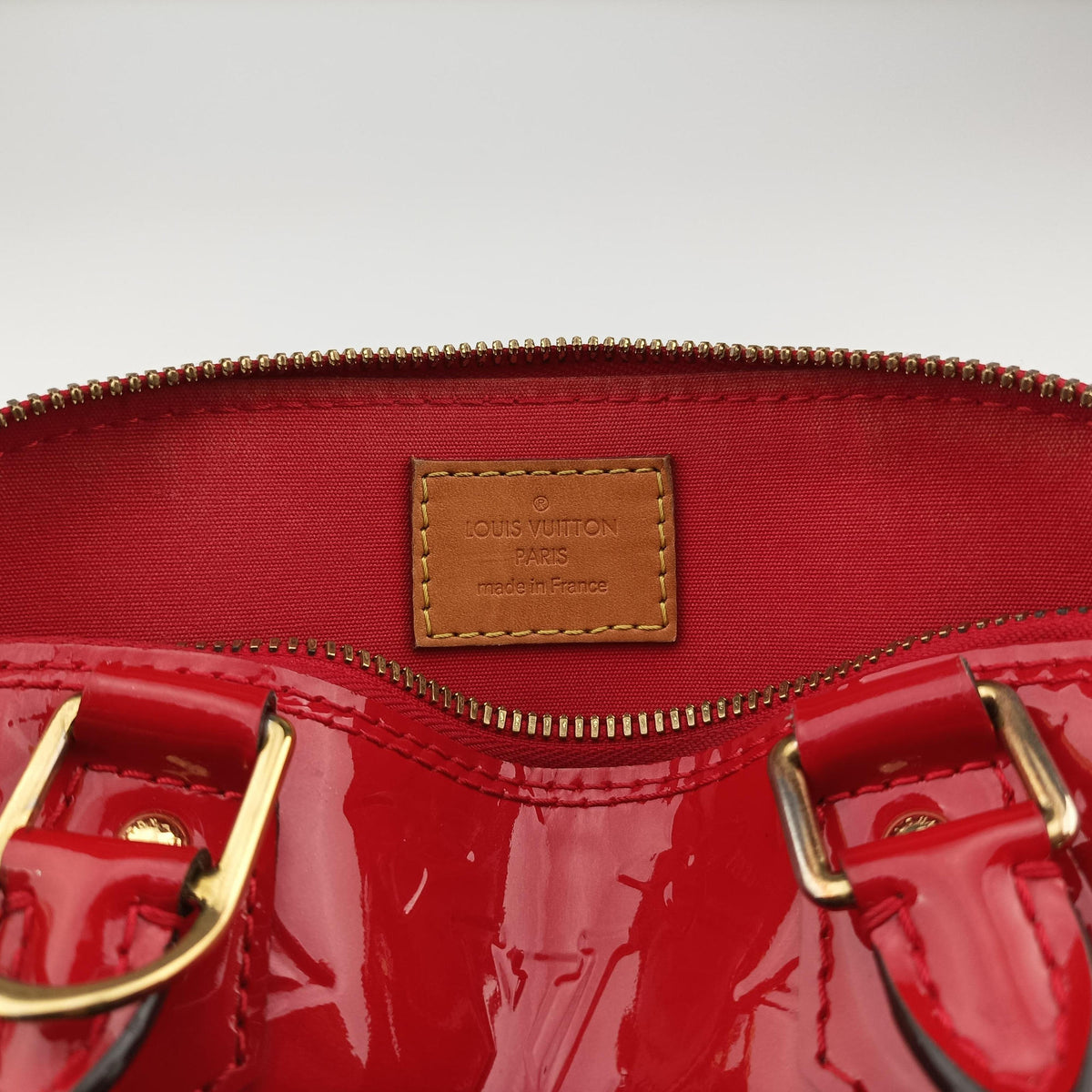 Vintage Louis Vuitton Alma BB pomme d'amour Vernis M90174 shoulderbag | stylenewstar