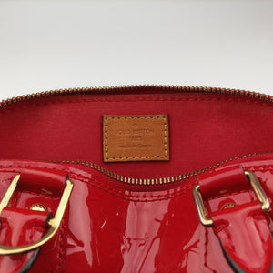 Vintage Louis Vuitton Alma BB pomme d'amour Vernis M90174 shoulderbag | stylenewstar