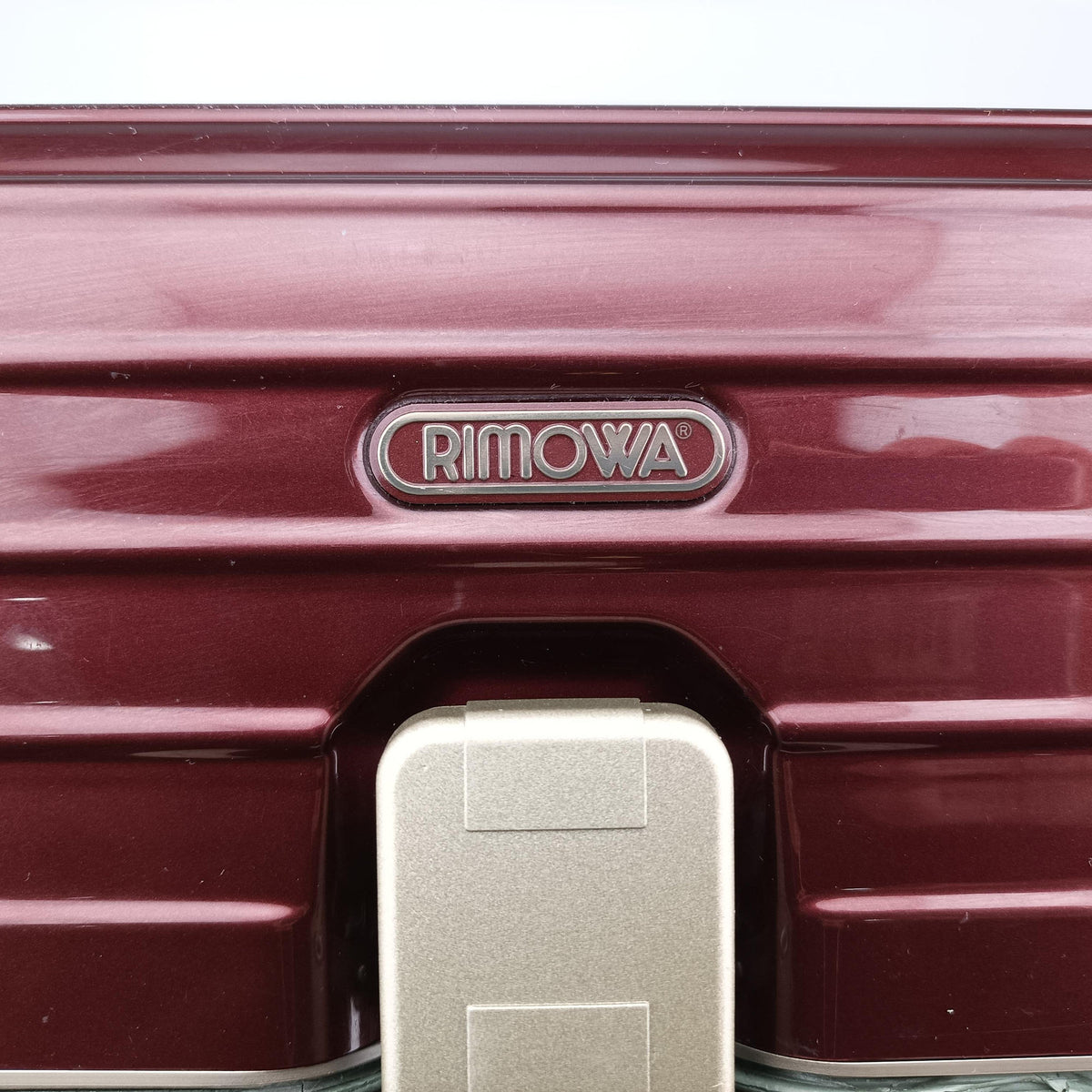Secondhand RIMOWA TOPAS Red aluminum  suitcase | stylenewstar