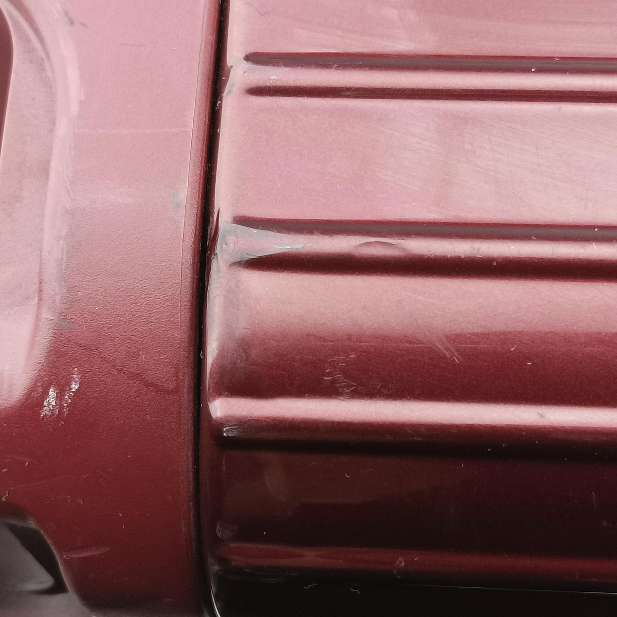 Secondhand RIMOWA TOPAS Red aluminum  suitcase | stylenewstar