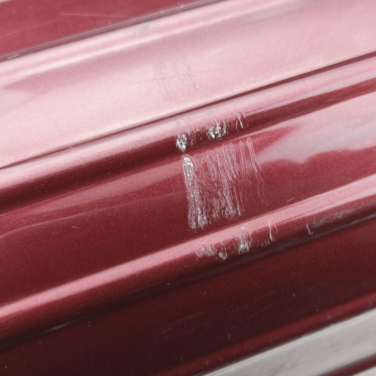 Secondhand RIMOWA TOPAS Red aluminum  suitcase | stylenewstar