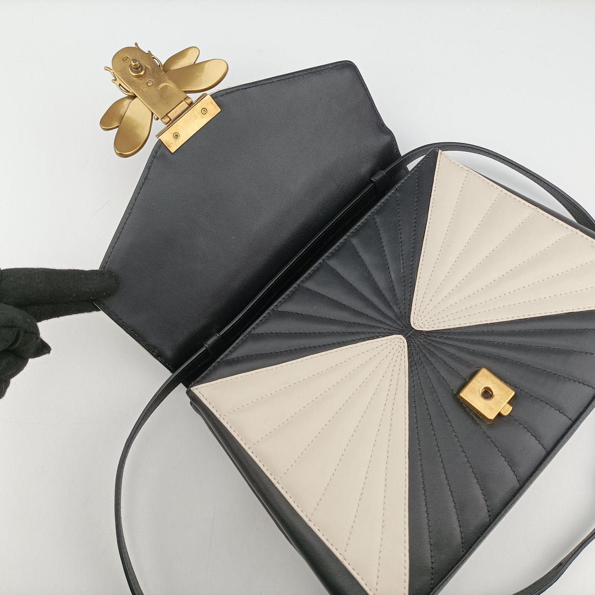 Secondhand Gucci Queen Margaret Bamboo Black×white Leather 476531 shoulderbag | stylenewstar
