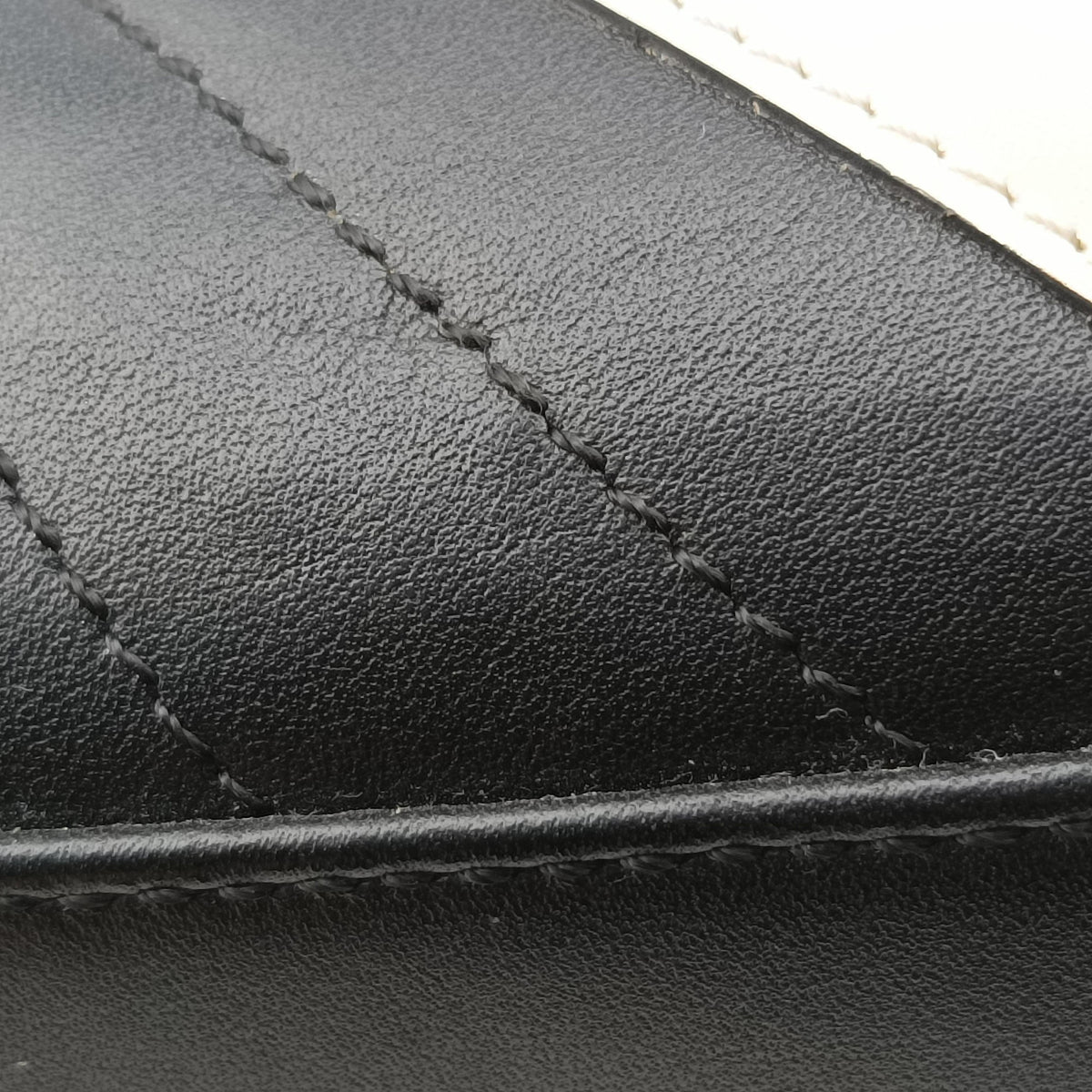 Secondhand Gucci Queen Margaret Bamboo Black×white Leather 476531 shoulderbag | stylenewstar