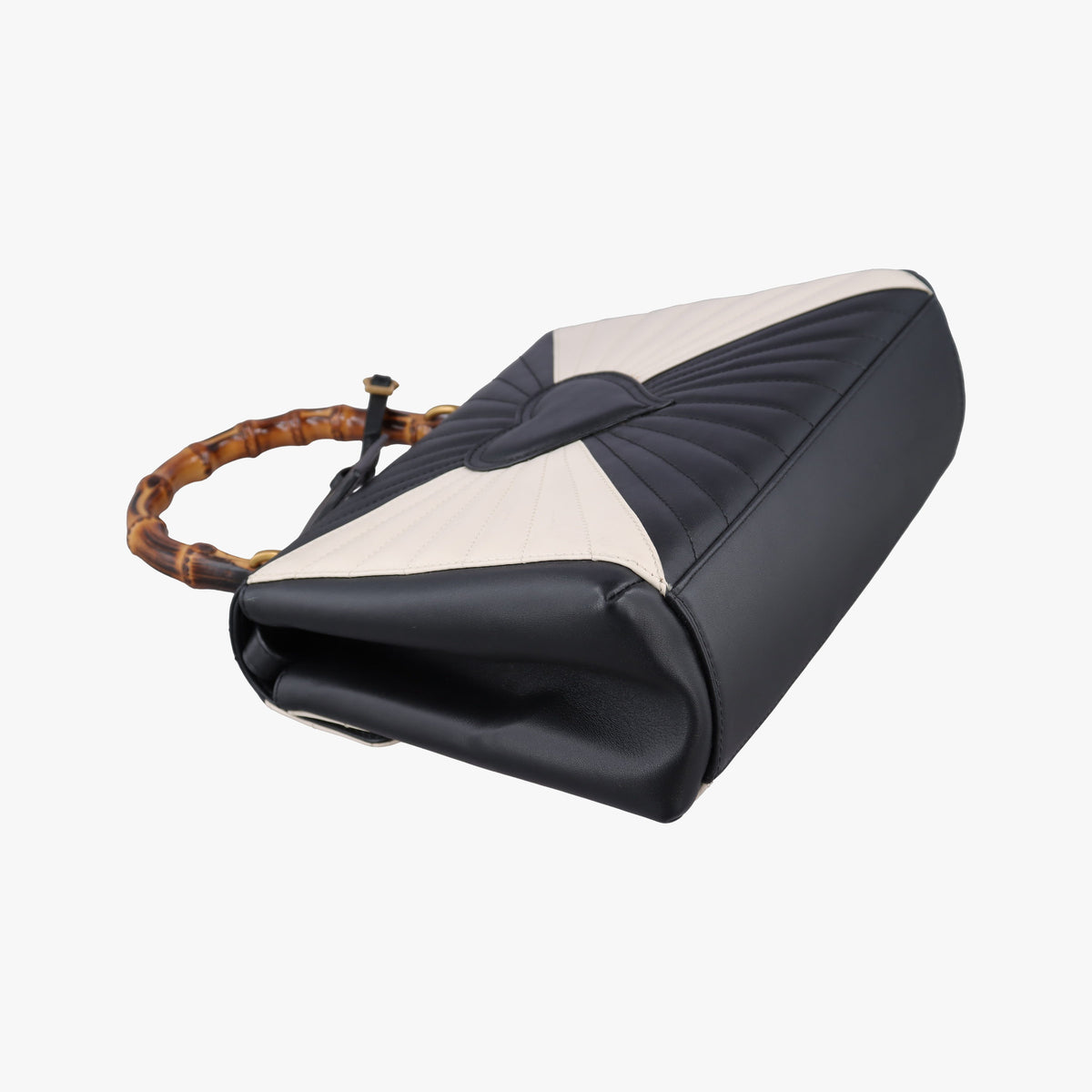 Secondhand Gucci Queen Margaret Bamboo Black×white Leather 476531 shoulderbag | stylenewstar