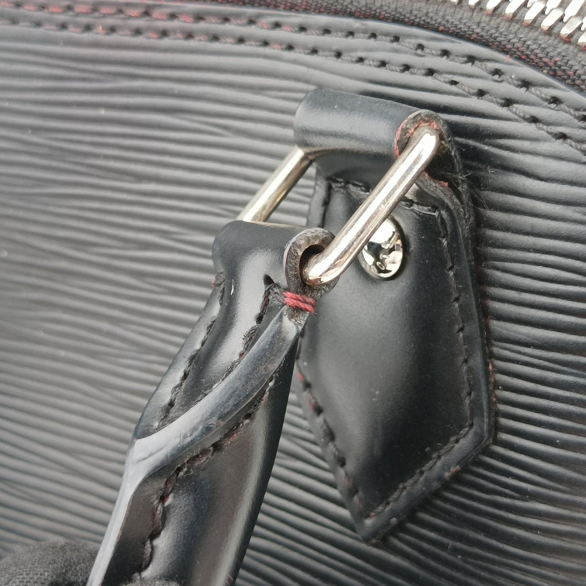 Pre-owned Louis Vuitton Alma BB Noir Epi  shoulderbag | stylenewstar