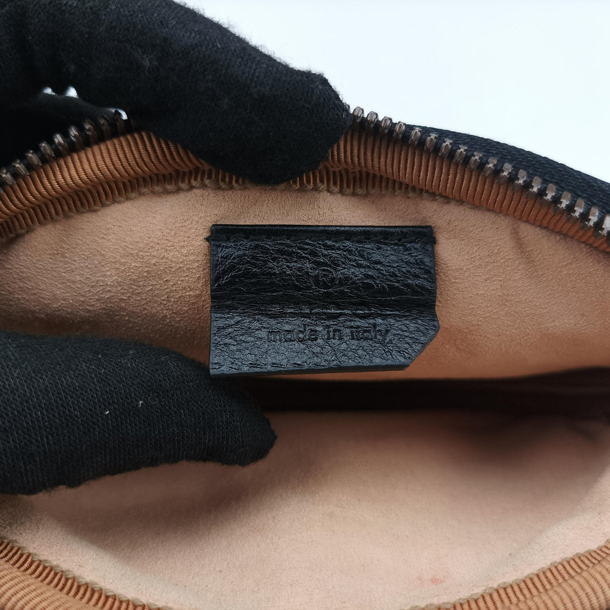 Secondhand Gucci GG Marmont Black Leather 524597 clutchbag | stylenewstar