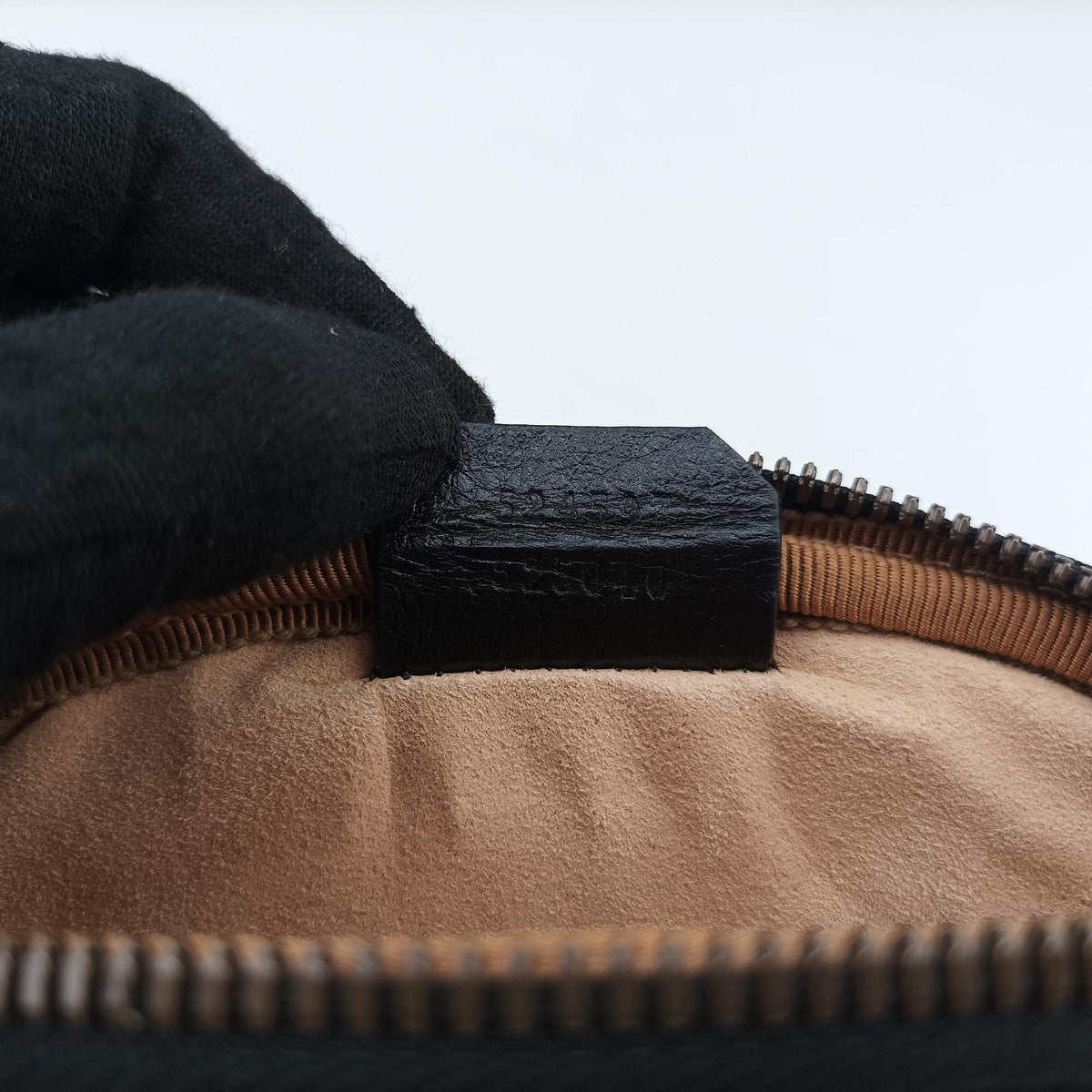 Secondhand Gucci GG Marmont Black Leather 524597 clutchbag | stylenewstar