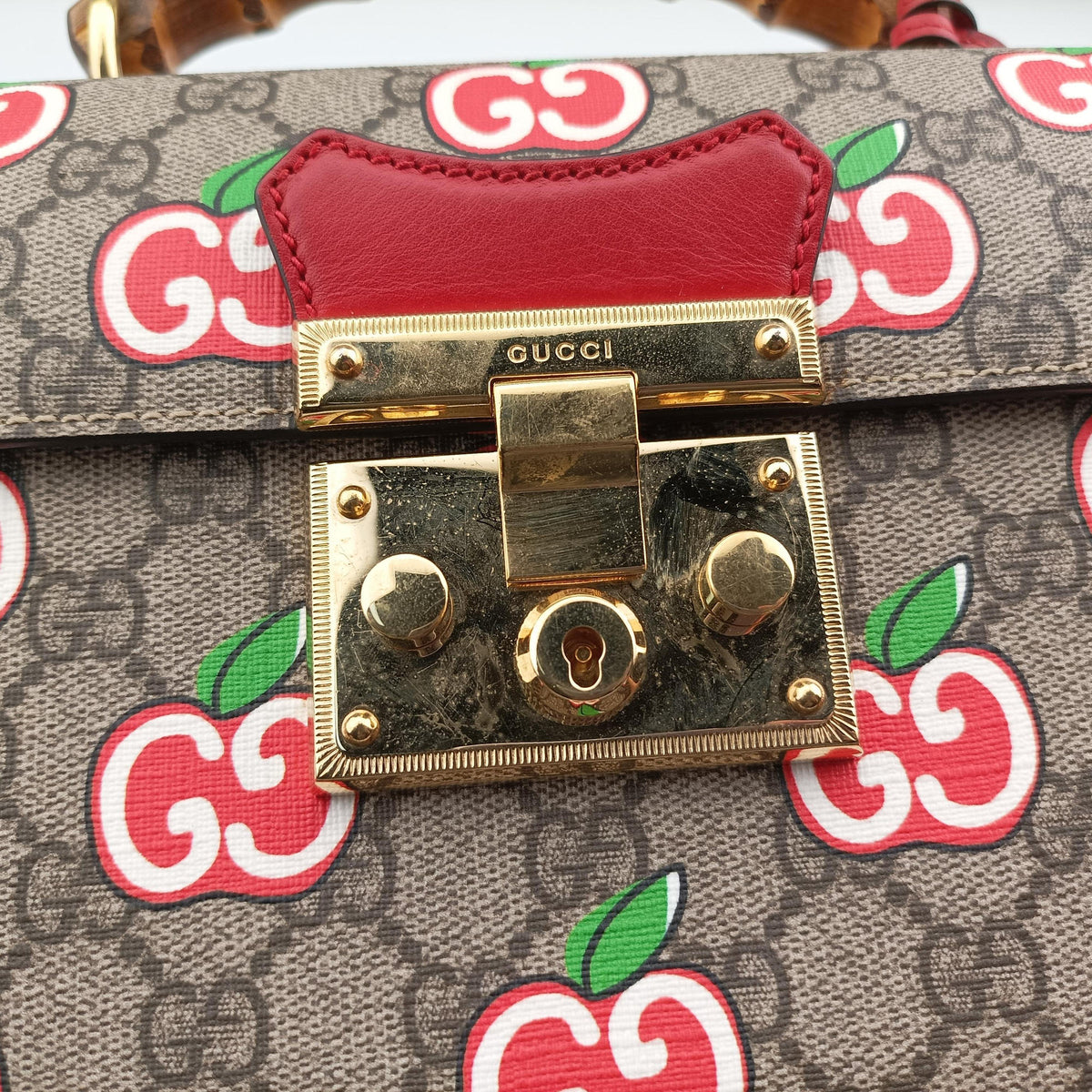 Vintage Gucci GG Apple Padlock Bamboo beige×red×multi PVC coated canvas×Leather 603221 shoulderbag | stylenewstar