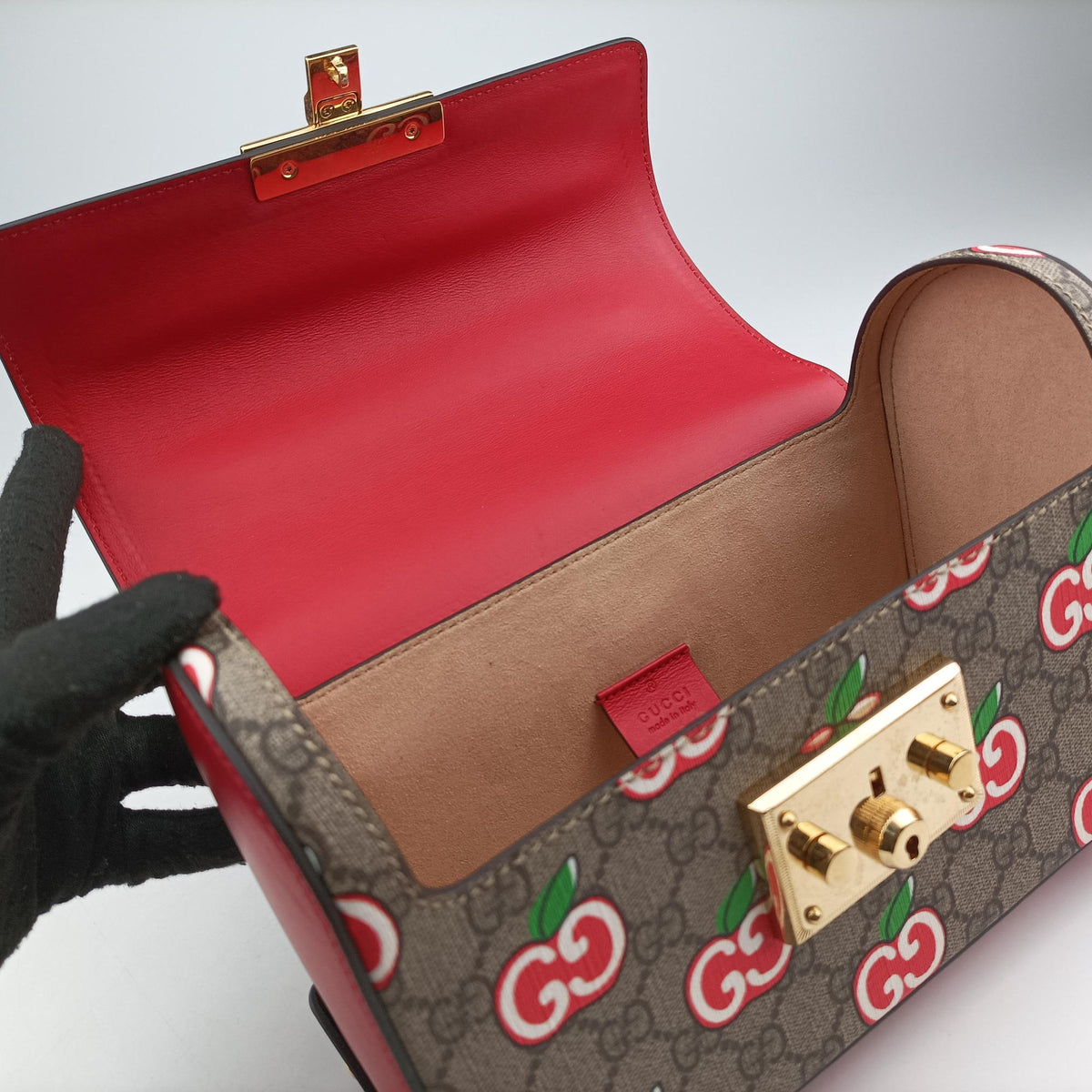 Vintage Gucci GG Apple Padlock Bamboo beige×red×multi PVC coated canvas×Leather 603221 shoulderbag | stylenewstar