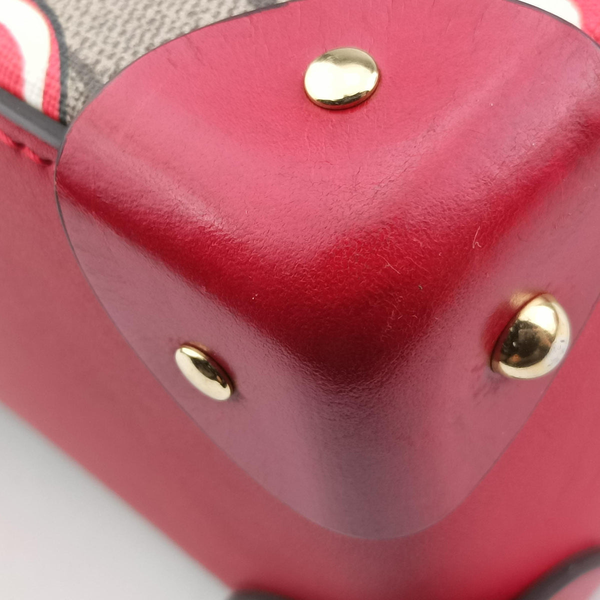 Vintage Gucci GG Apple Padlock Bamboo beige×red×multi PVC coated canvas×Leather 603221 shoulderbag | stylenewstar