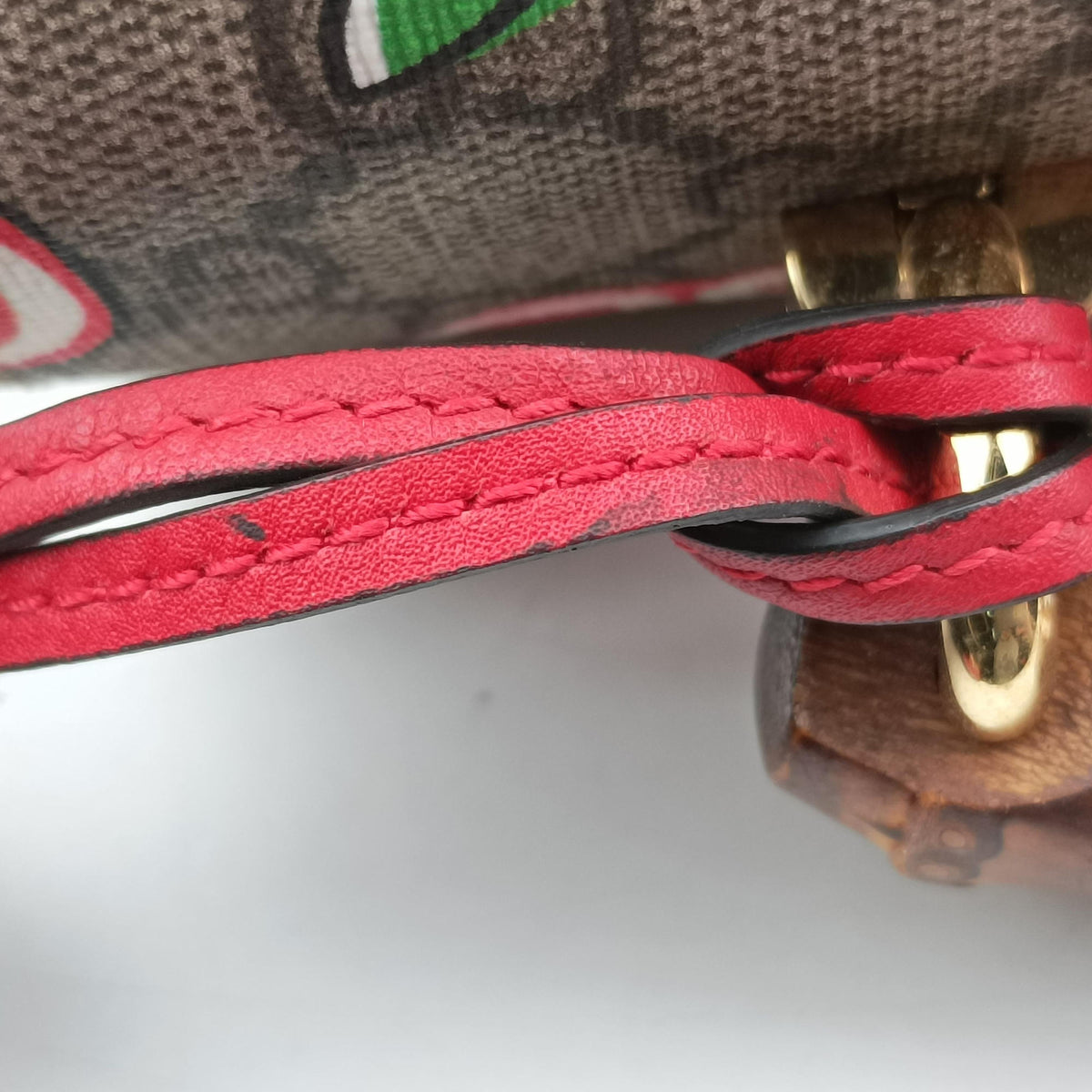 Vintage Gucci GG Apple Padlock Bamboo beige×red×multi PVC coated canvas×Leather 603221 shoulderbag | stylenewstar