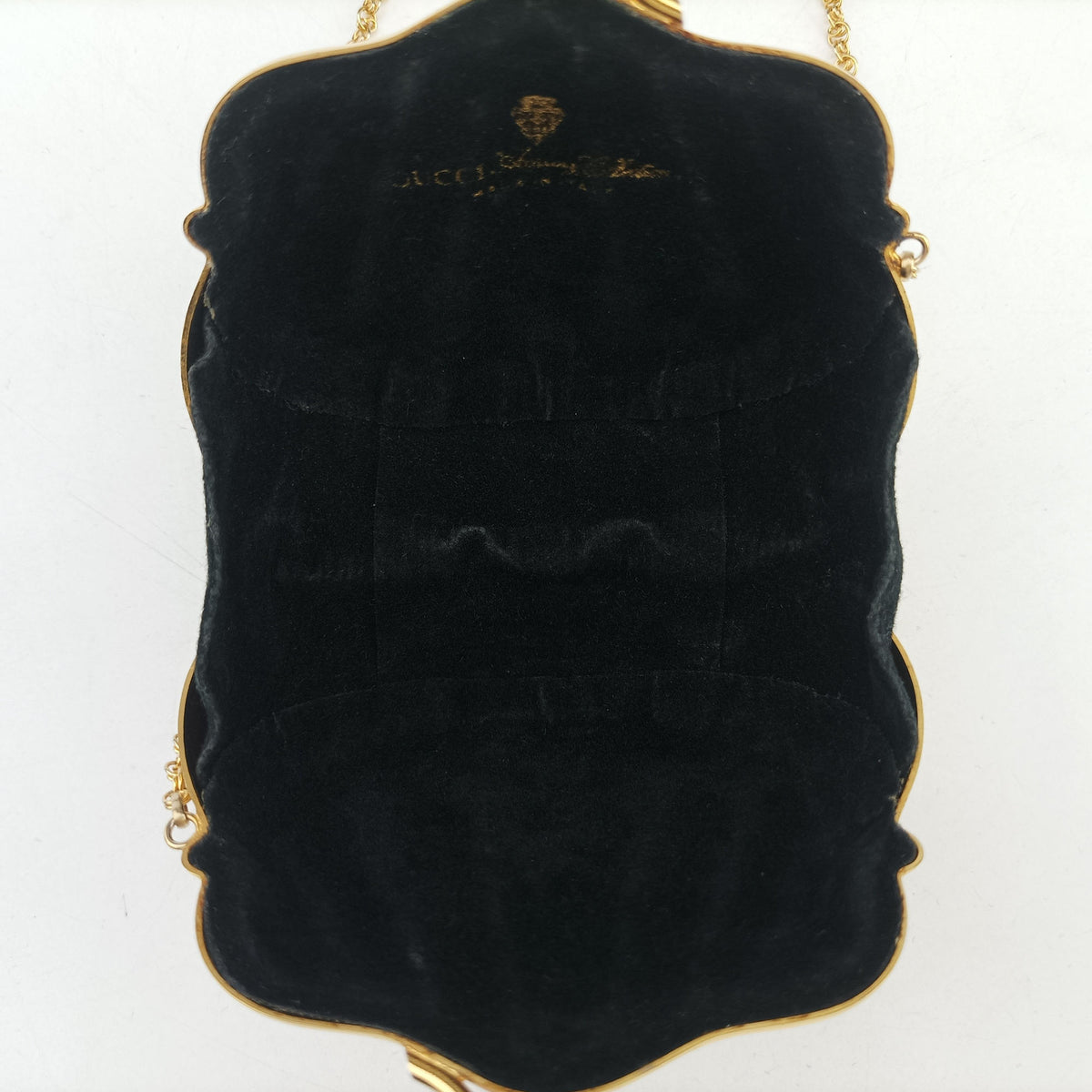 Pre-owned Gucci GG Metal Minaudiere Shell Golden Metal  shoulderbag | stylenewstar