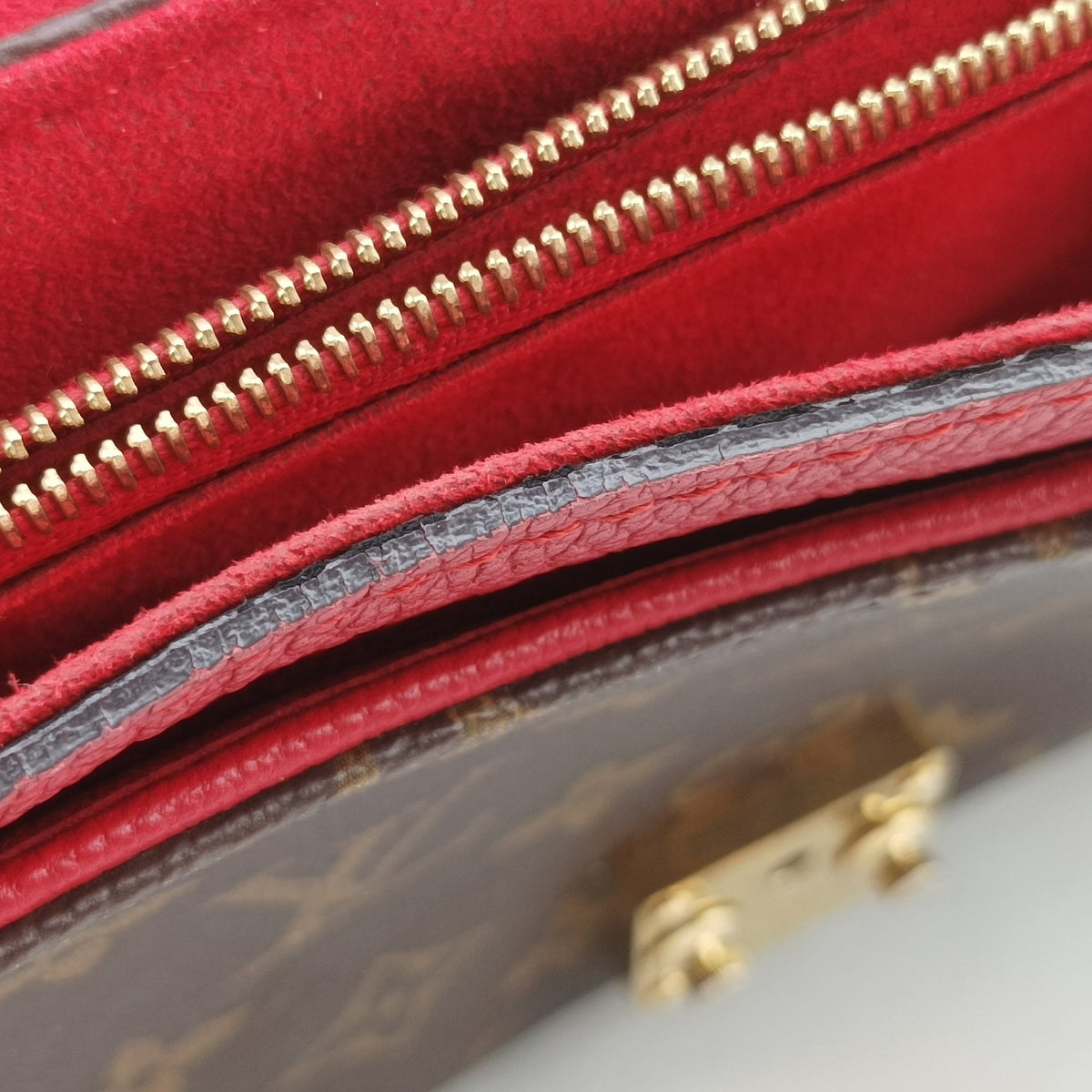 Pre-owned Louis Vuitton Pallas Chain Brown x Cerise Monogram canvas x leather M41201 shoulderbag | stylenewstar