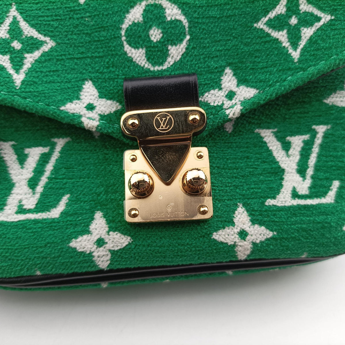 Pre-owned Louis Vuitton Monogram Micro Metis Green x Black x White Velvet M81494 shoulderbag | stylenewstar