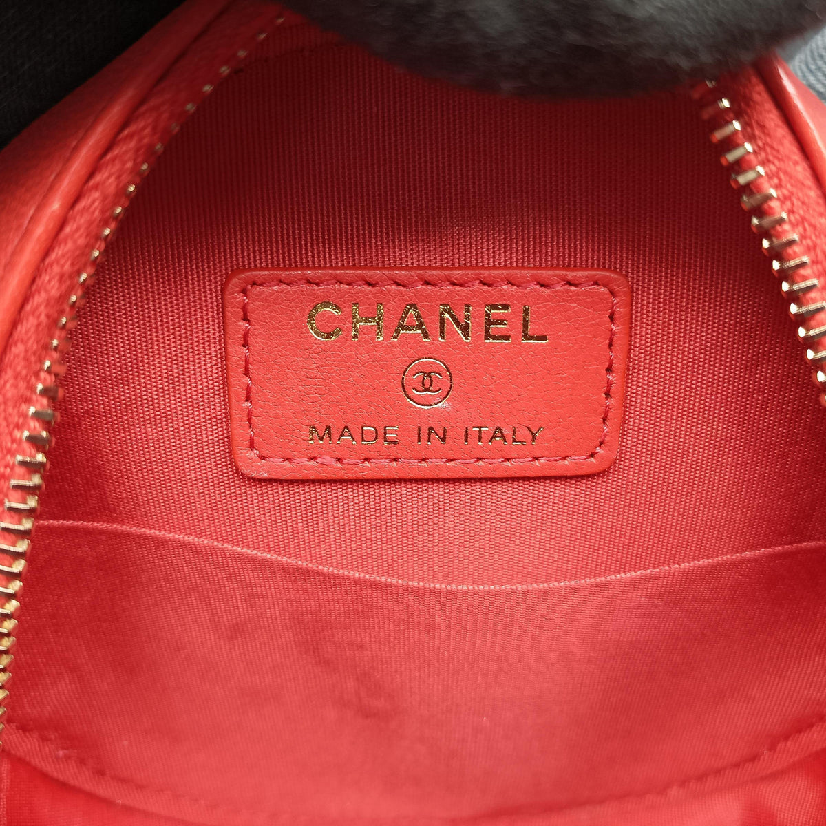 Pre-owned Chanel CHANEL 19 Round Red lambskin AP0945 shoulderbag | stylenewstar