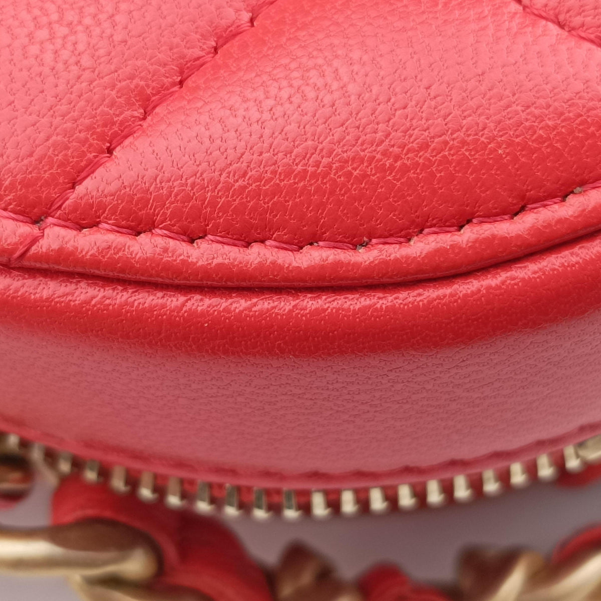 Pre-owned Chanel CHANEL 19 Round Red lambskin AP0945 shoulderbag | stylenewstar