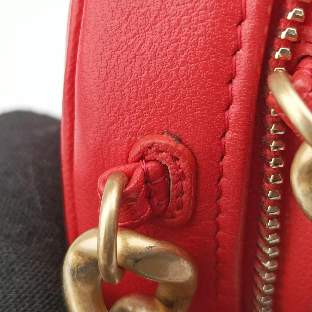 Pre-owned Chanel CHANEL 19 Round Red lambskin AP0945 shoulderbag | stylenewstar