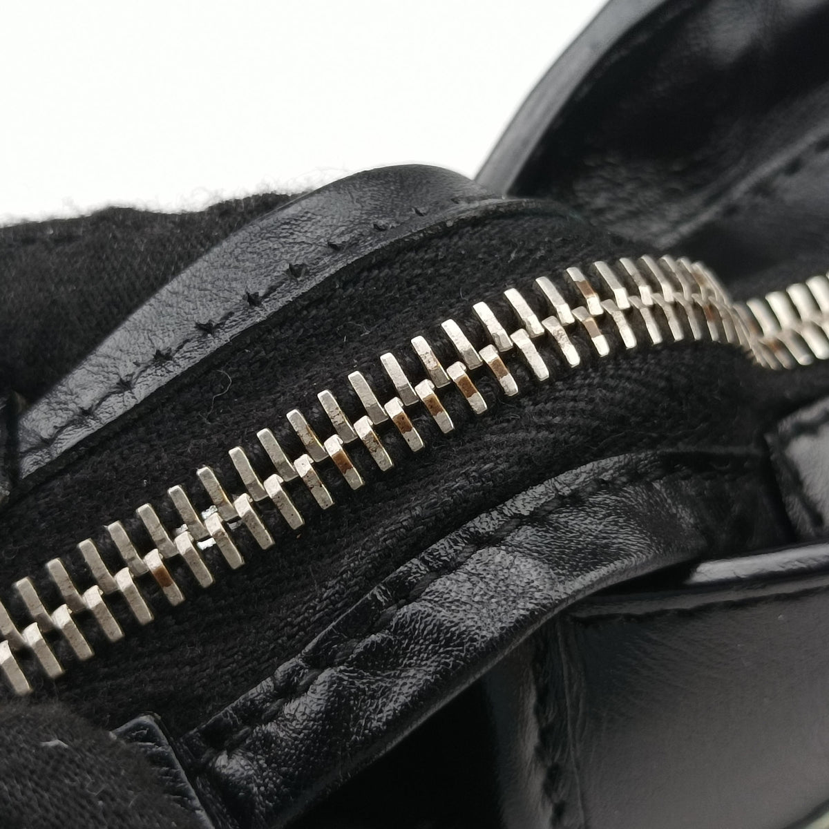 Pre-owned Balenciaga Classic City Black Raffia x Leather  shoulderbag | stylenewstar