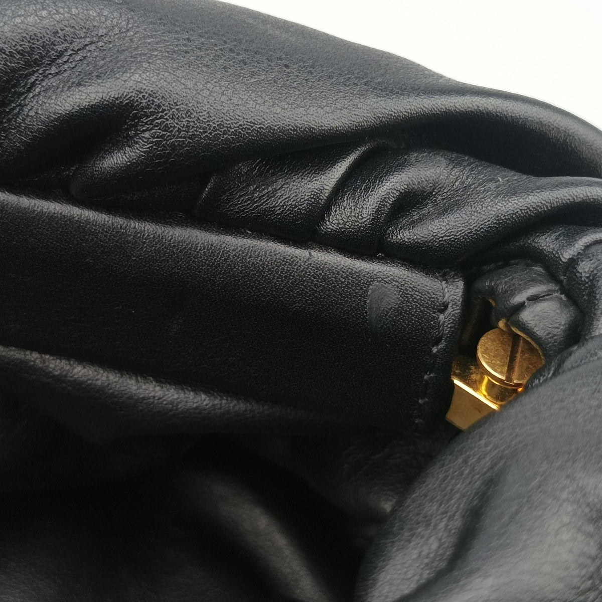 Secondhand Bottega Veneta THE Chain Pouch Black lambskin  shoulderbag | stylenewstar