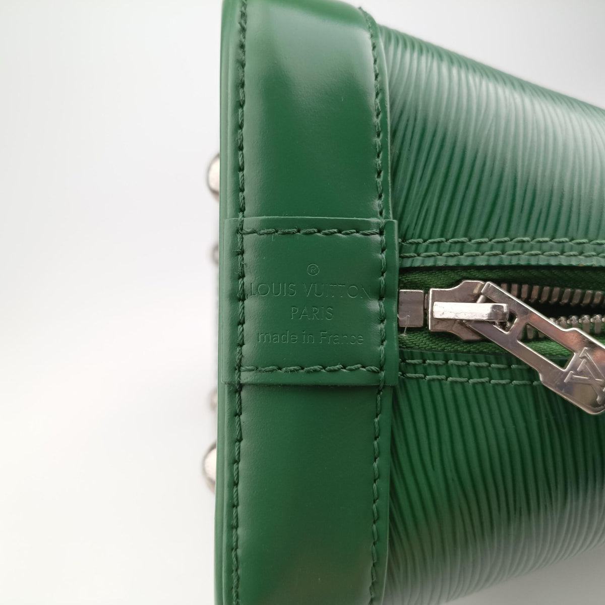 Pre-owned Louis Vuitton Alma PM Cloak epi M40618 handbag | stylenewstar