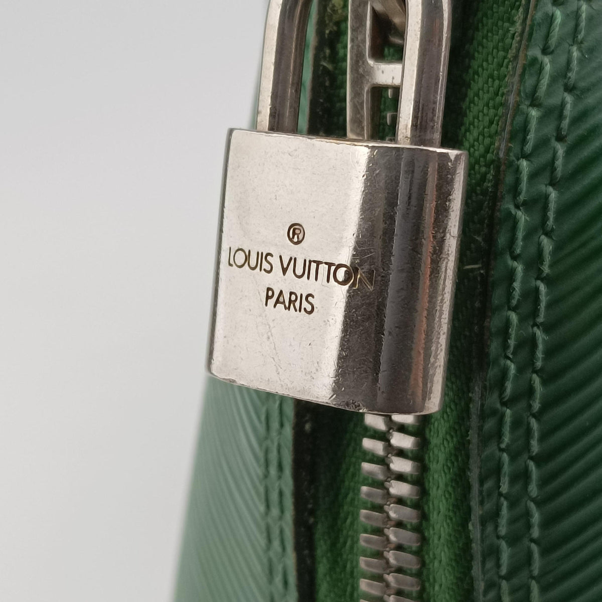 Pre-owned Louis Vuitton Alma PM Cloak epi M40618 handbag | stylenewstar